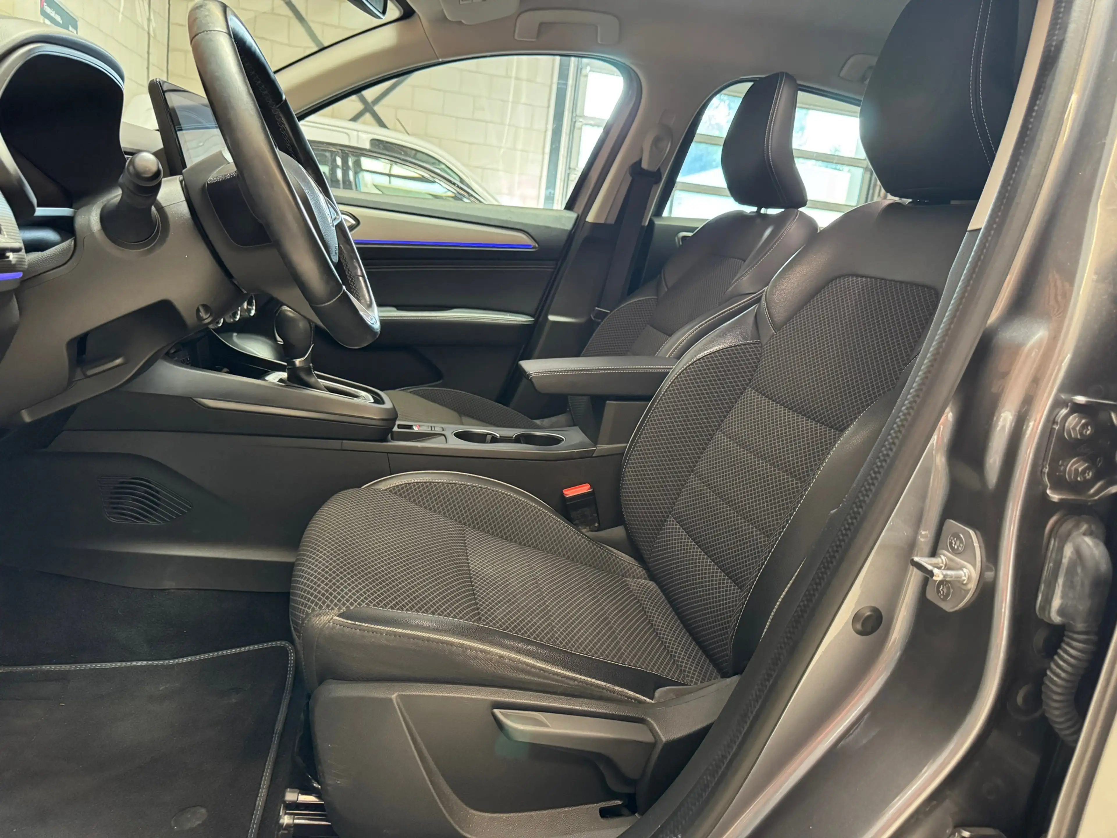 Renault Arkana 1.6 E-Tech Hybrid 145 Intens Clima-Cruise-Carplay- — photo 11