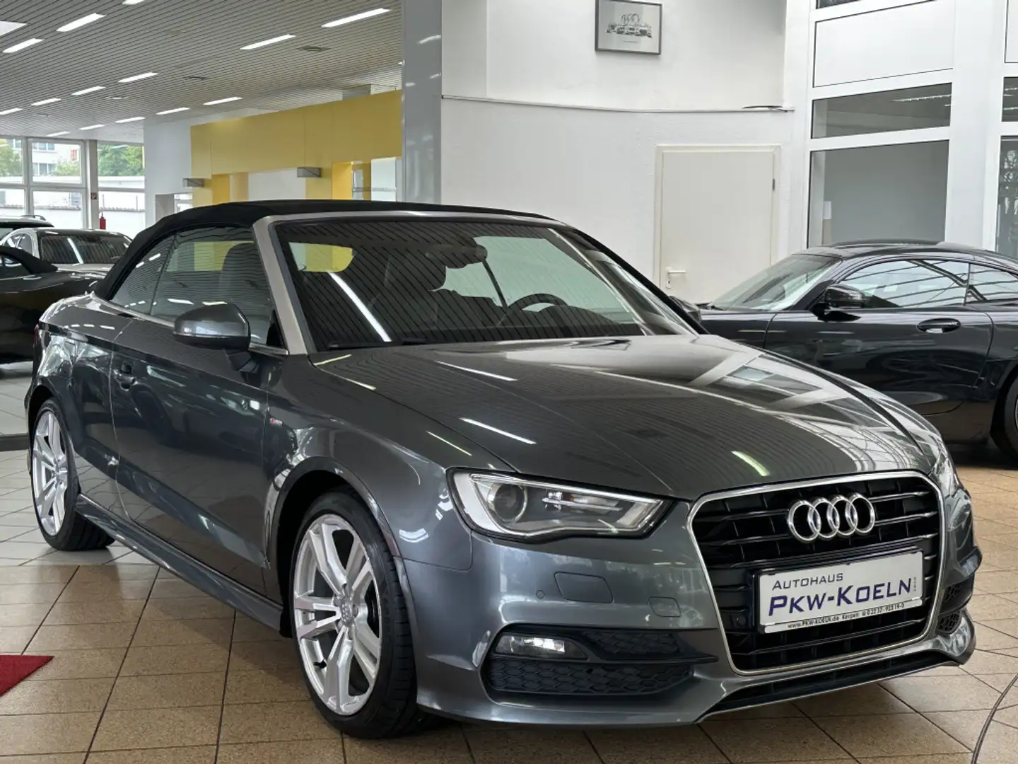 Audi A3 2.0 TDi DSG S-LiNE *NAVi*XENON*KEY GO*LEDER* Grau - 2