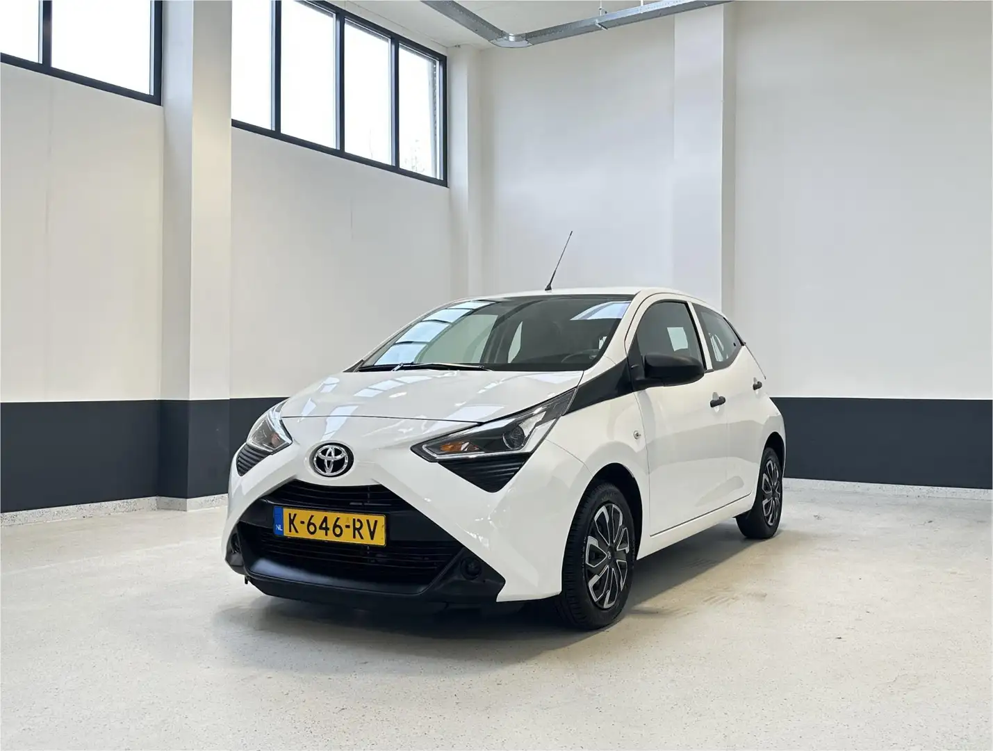 Toyota Aygo 1.0 VVT-i x-fun |Navigatie| PDC | 1 Eig | NL | 5-D Blanc - 2