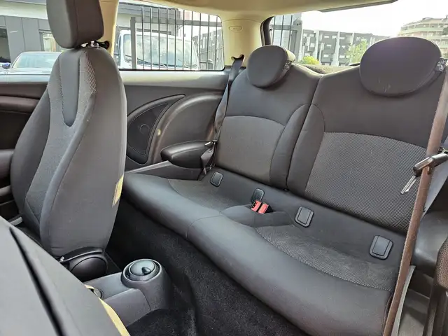 Mini Hatch view 9