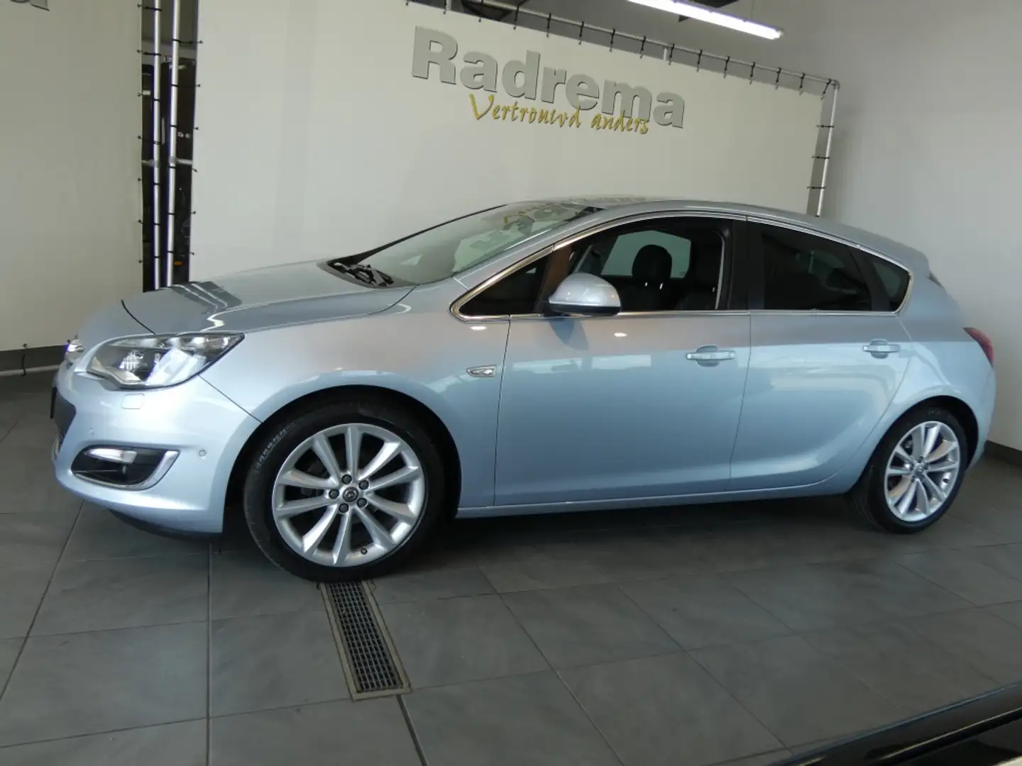 Opel Astra 1.4 Turbo Sport + Grijs - 2