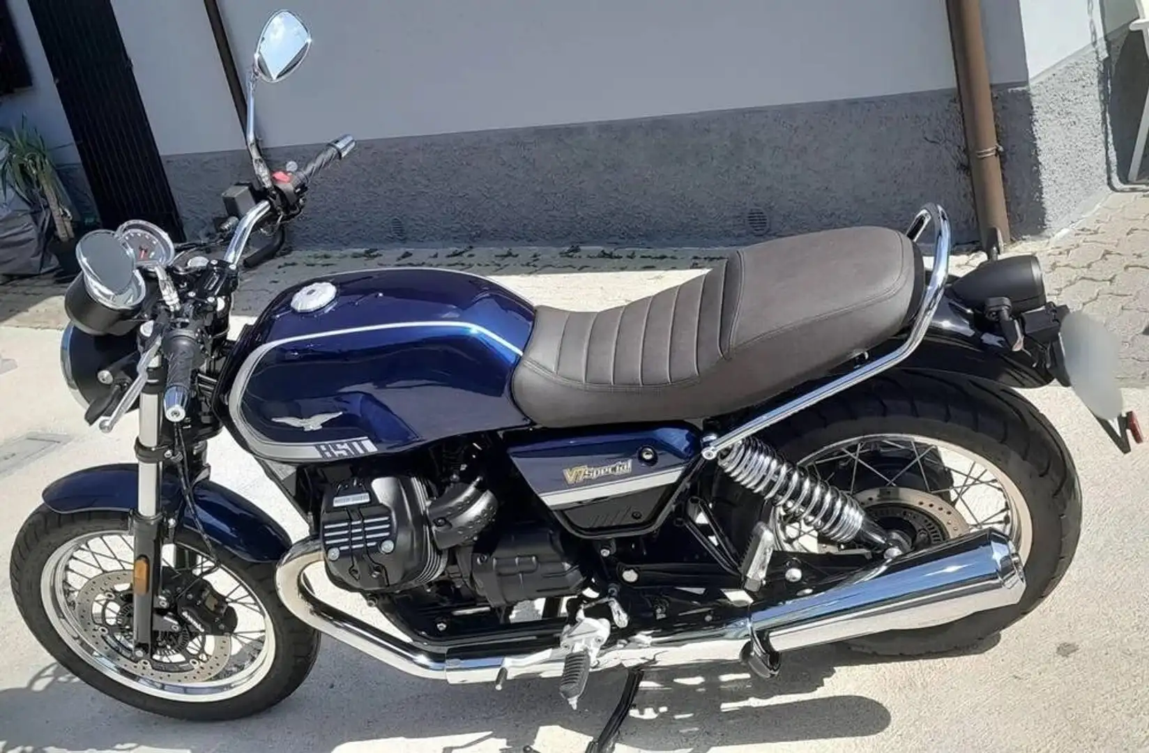 Moto Guzzi V 7 Blu/Azzurro - 2