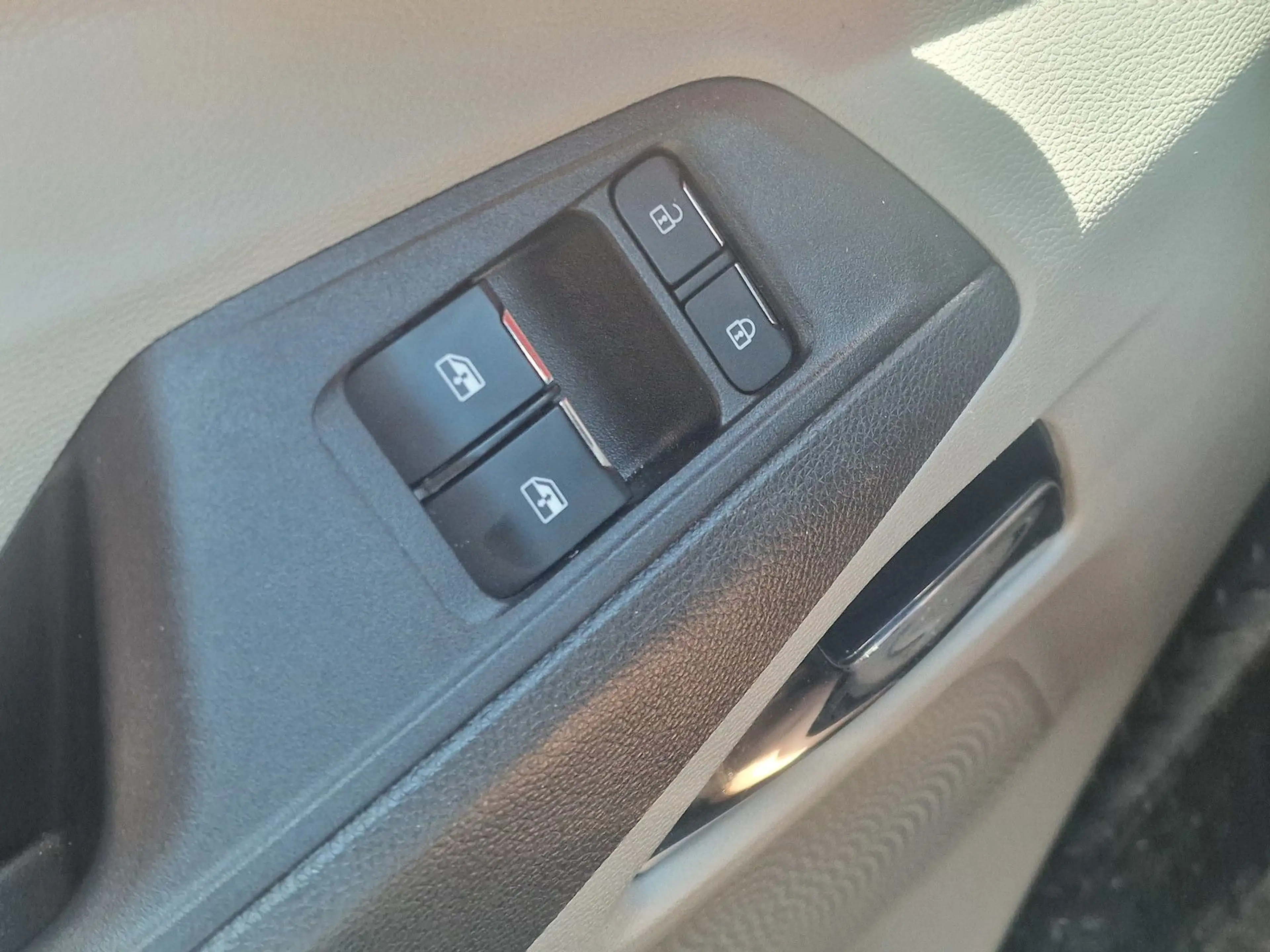 Maxus Deliver 9 L2H2 3,5t Motorschaden — photo 13