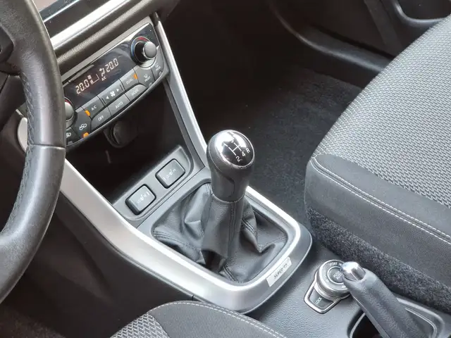 Suzuki SX4 S-Cross view 13