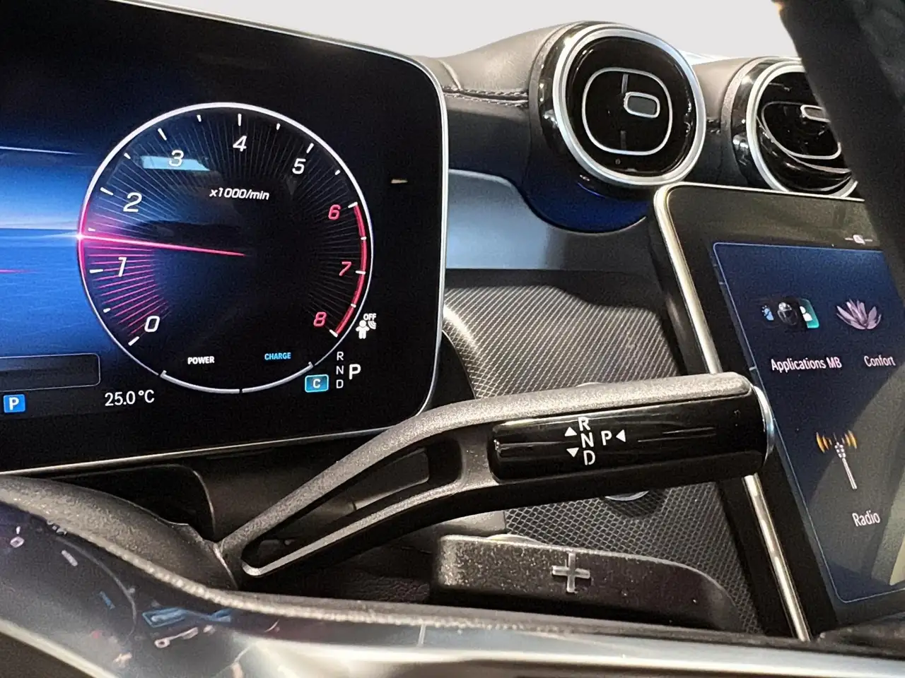 Mercedes-Benz GLC снимка Mercedes-Benz GLC