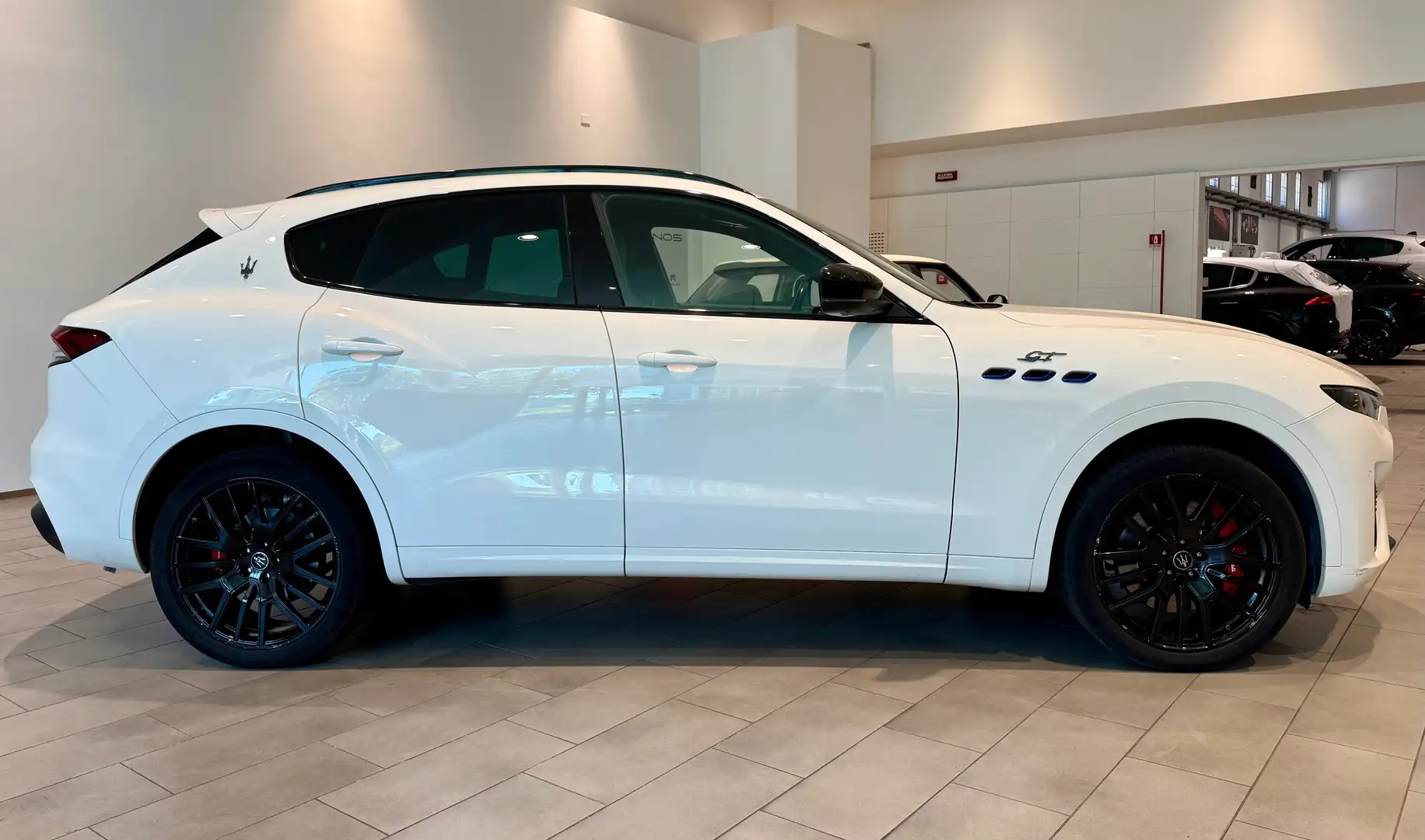 Maserati Levante Levante GT 330cv auto 2022 2.0 mhev Blanc - 2