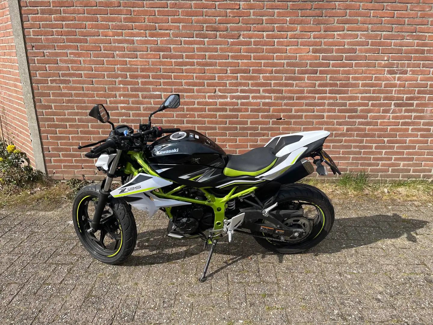 Kawasaki Z 125 Groen - 1
