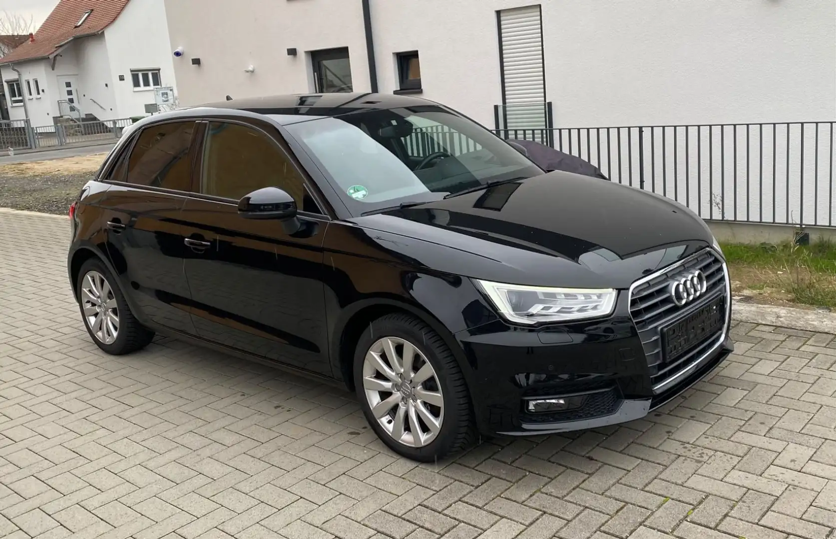 Audi A1 Sportback Sport Navi DSP Xenon Noir - 1