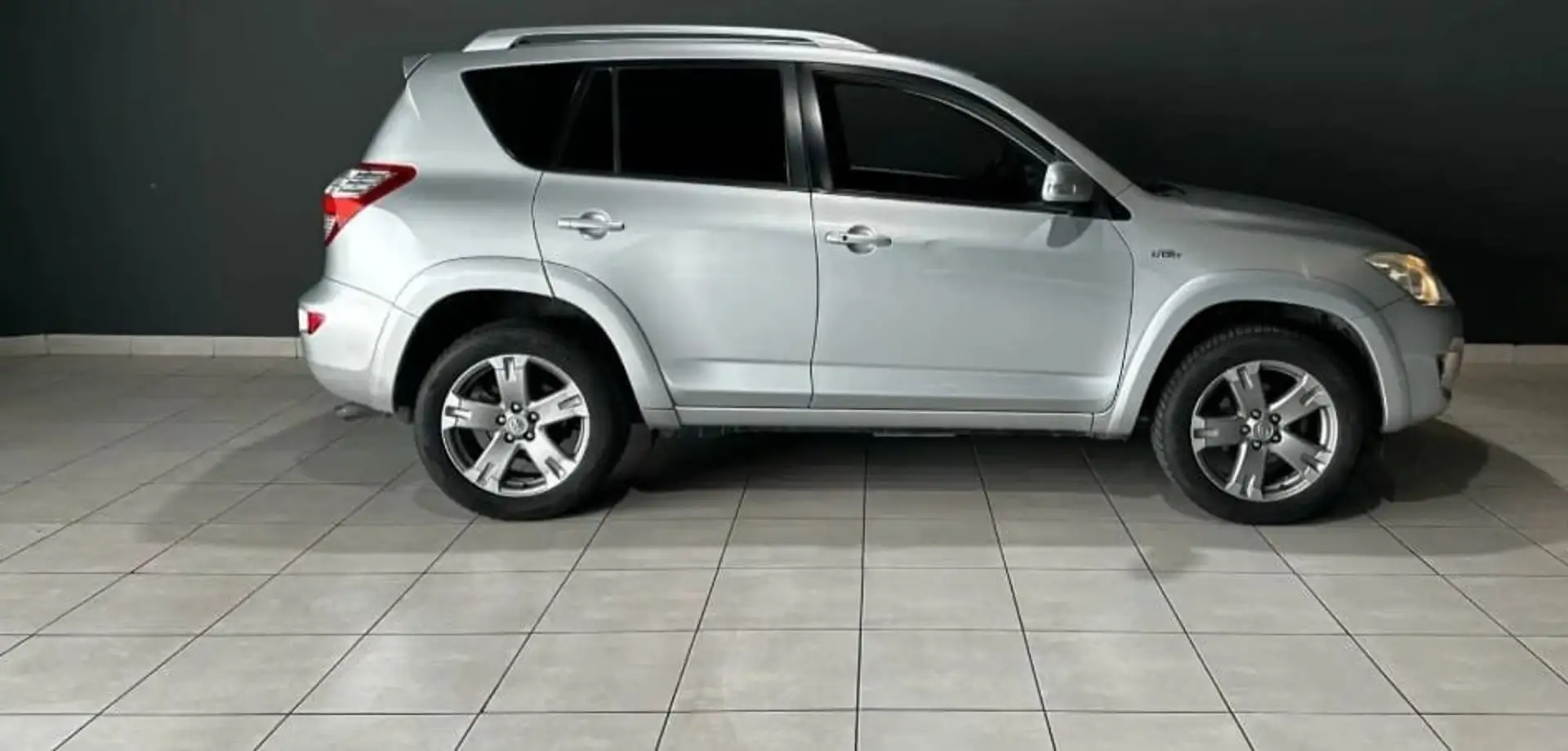 Toyota RAV 4 RAV4 2.2 d-cat Luxury 150cv auto dpf my09 Gris - 1