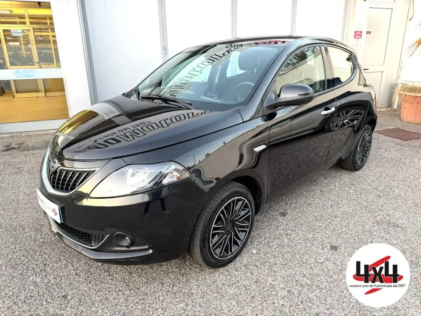 Lancia Ypsilon 1.0 FireFly Hybrid 5 Pt. Gold *OFFERTA PROMO* Nero - 1