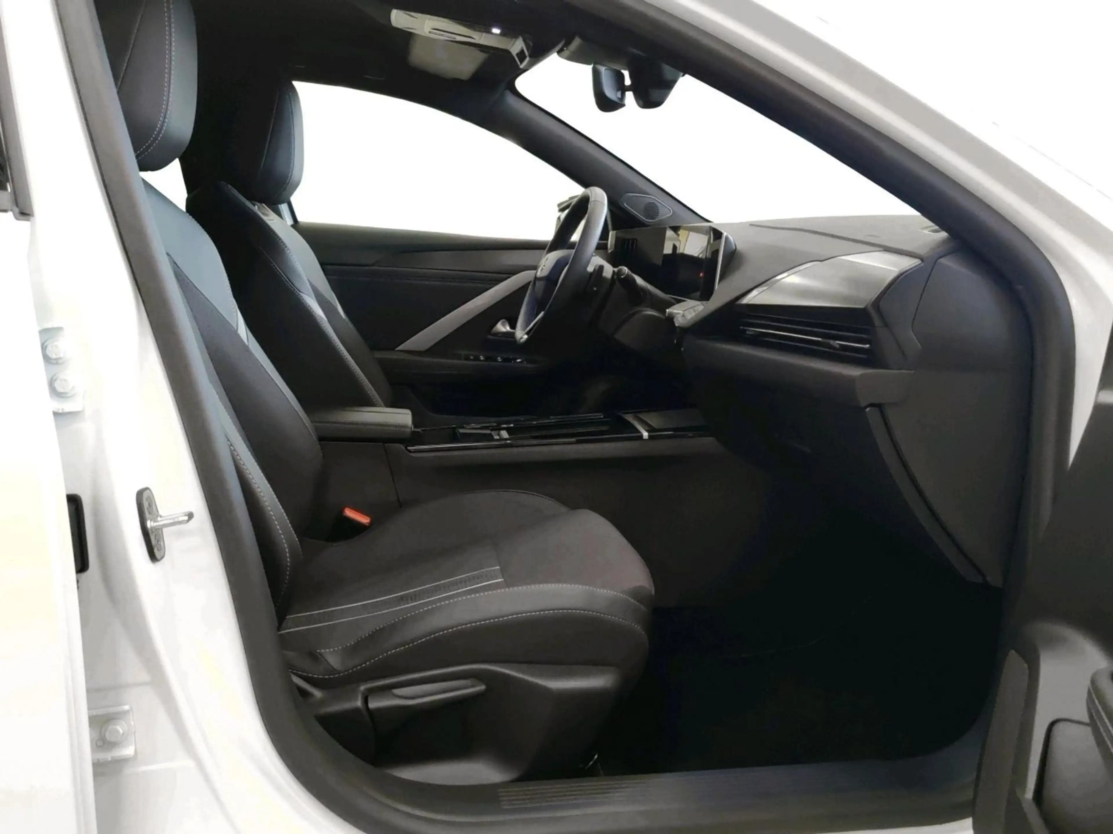 Opel Astra Astra GS 1.2 Turbo 131PS Autom. Allwetter — photo 15