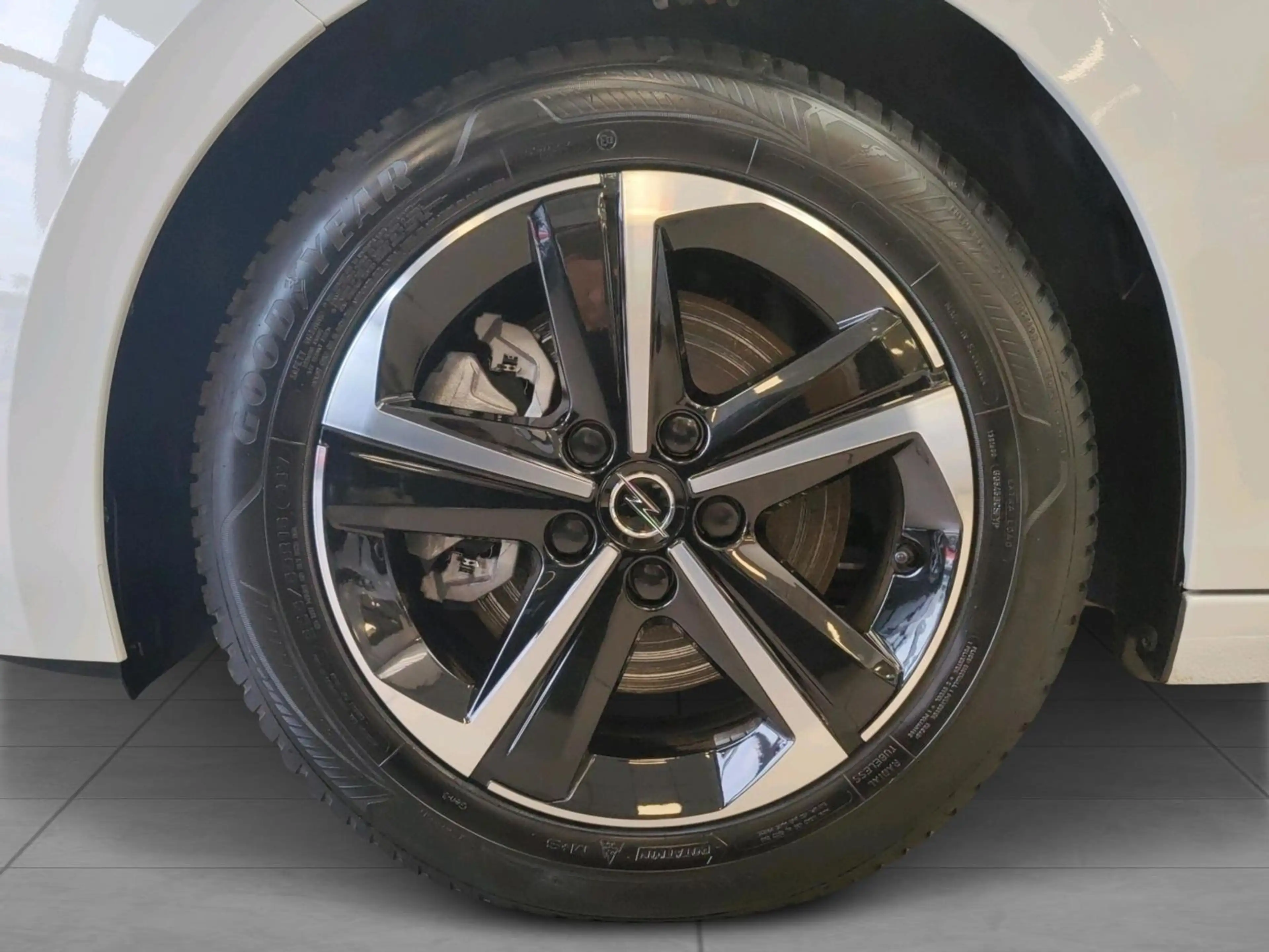 Opel Astra Astra GS 1.2 Turbo 131PS Autom. Allwetter — photo 6