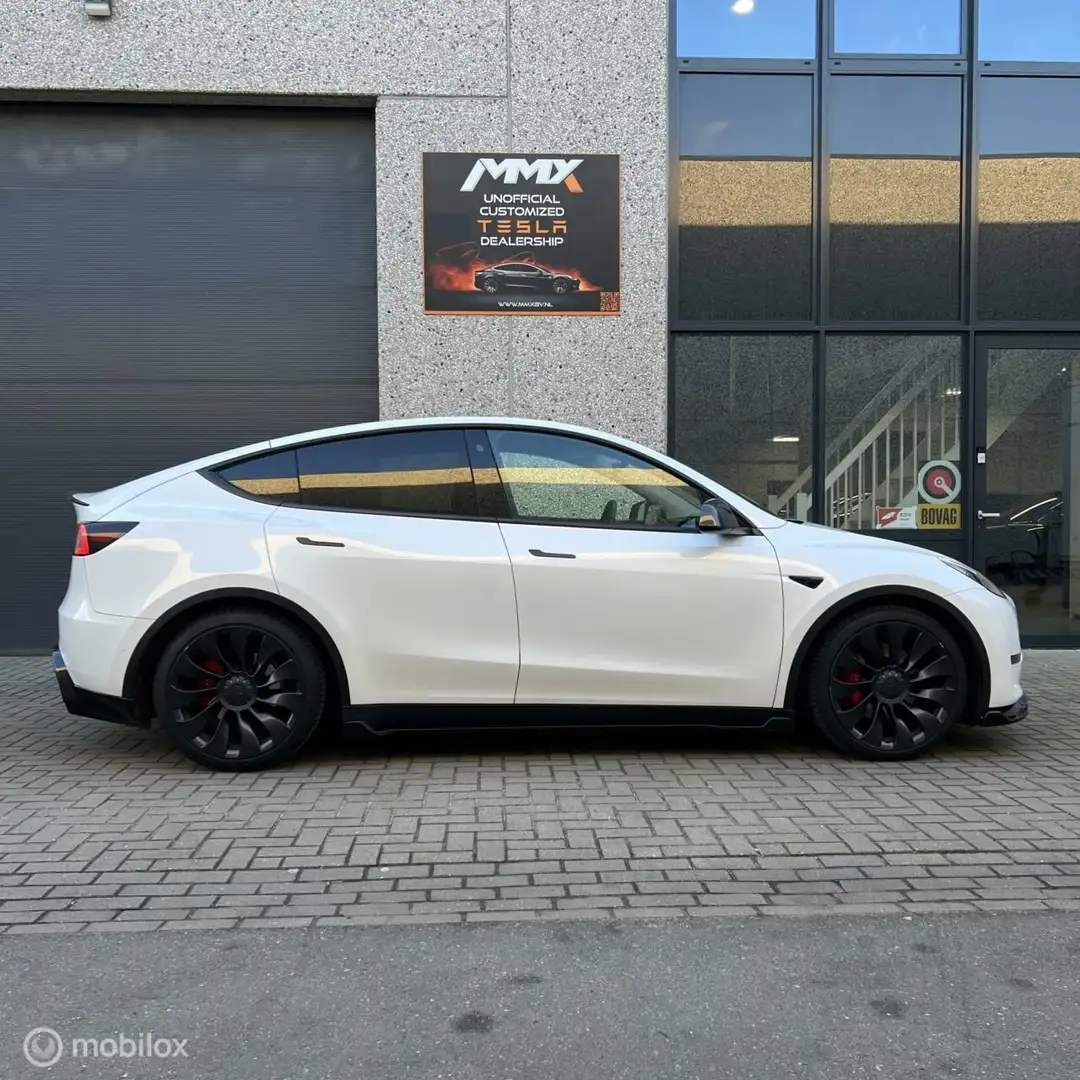 Tesla Model Y Performance Wit - 2