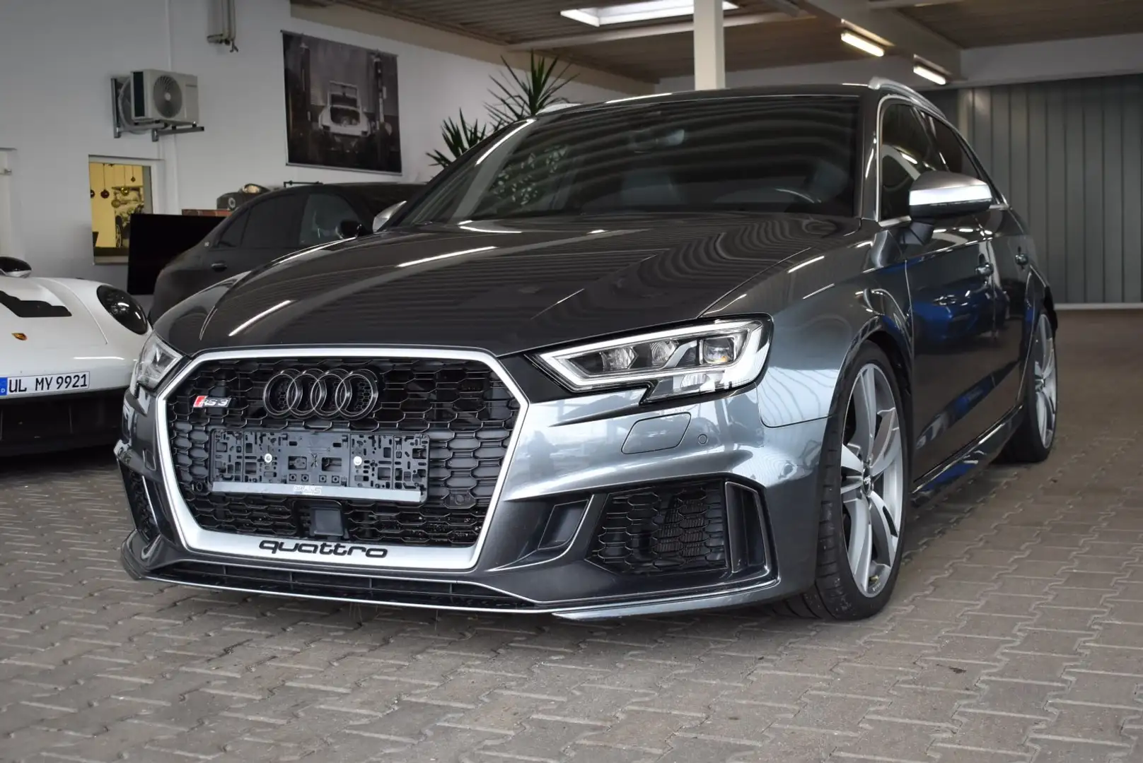 Audi RS3 RS 3 Sportback 2.5 TFSI DAZA Navi KW Fahrwerk Grau - 1
