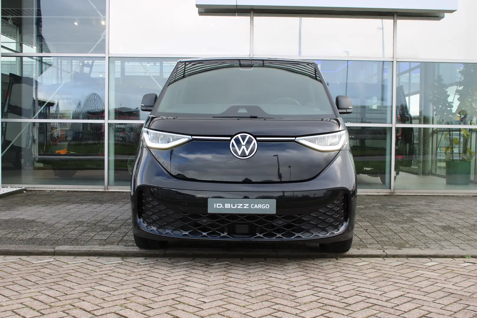 Volkswagen ID. Buzz Cargo 77 kWh 204 pk | 77 kWh | 204 pk | Trekhaak | Adapt Noir - 2