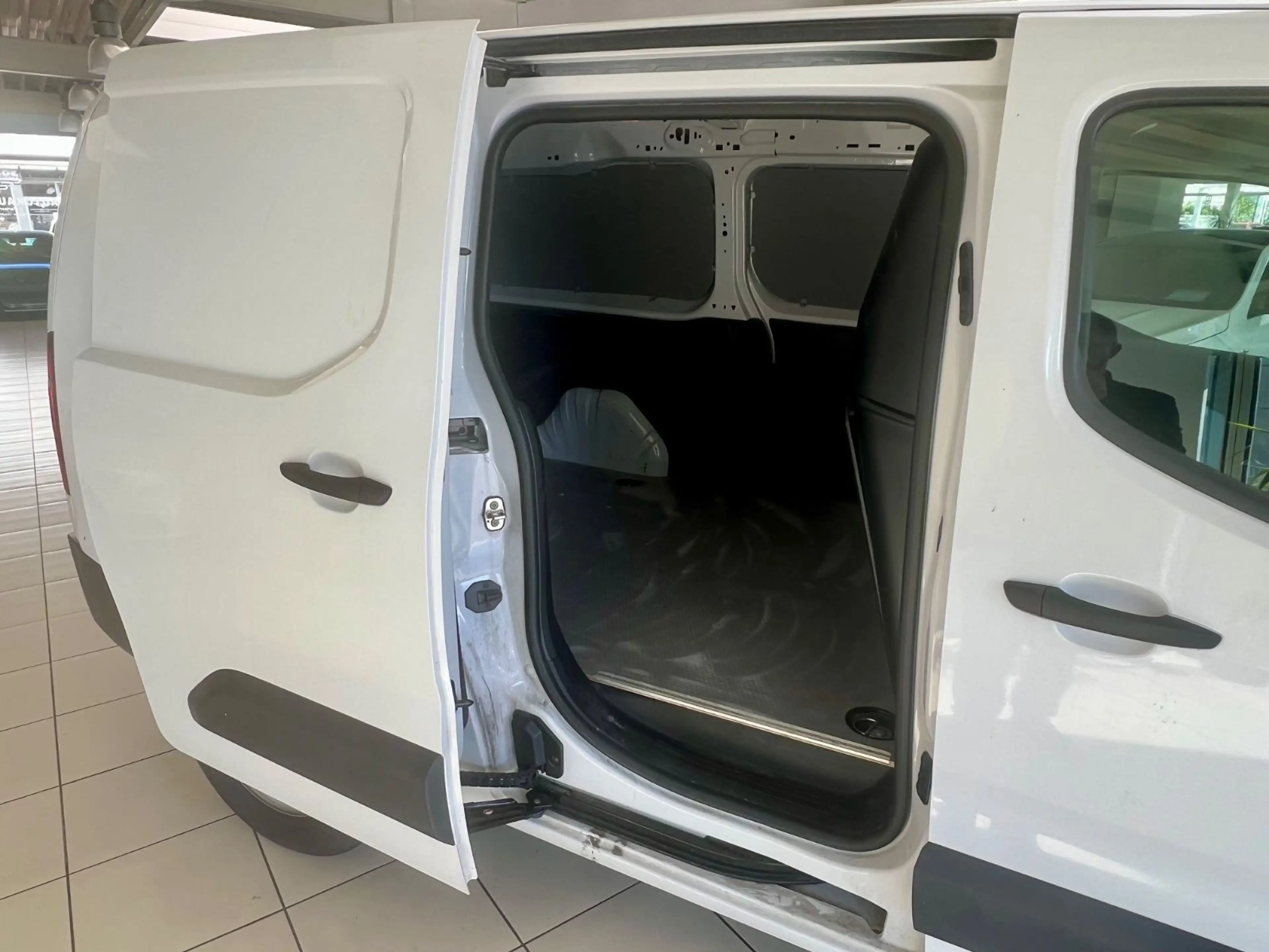 Opel Combo Cargo 1,5D erhöhte Nutzlast XL/Kamera/Navi — photo 3