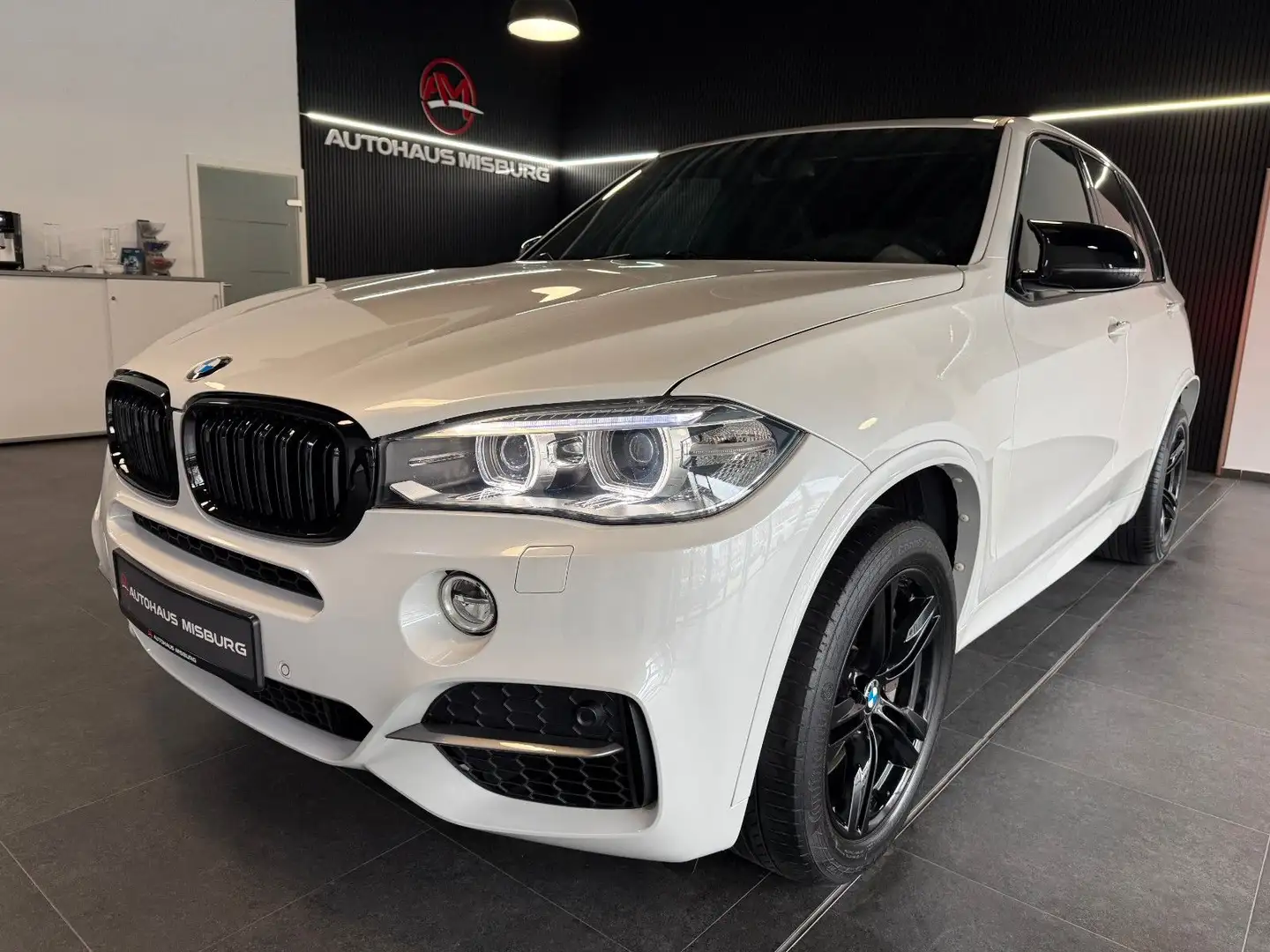 BMW X5 M50 d Shadow Line/Panorama+AHK+Memory Weiß - 1