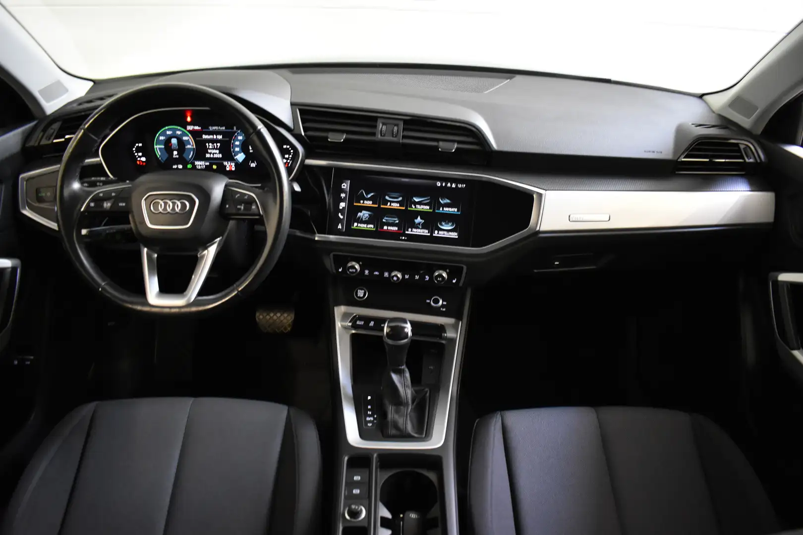 Audi Q3 45 TFSI e 245pk S-TRONIC PRO-LINE VIRTUAL/PDC/CARP Zwart - 2