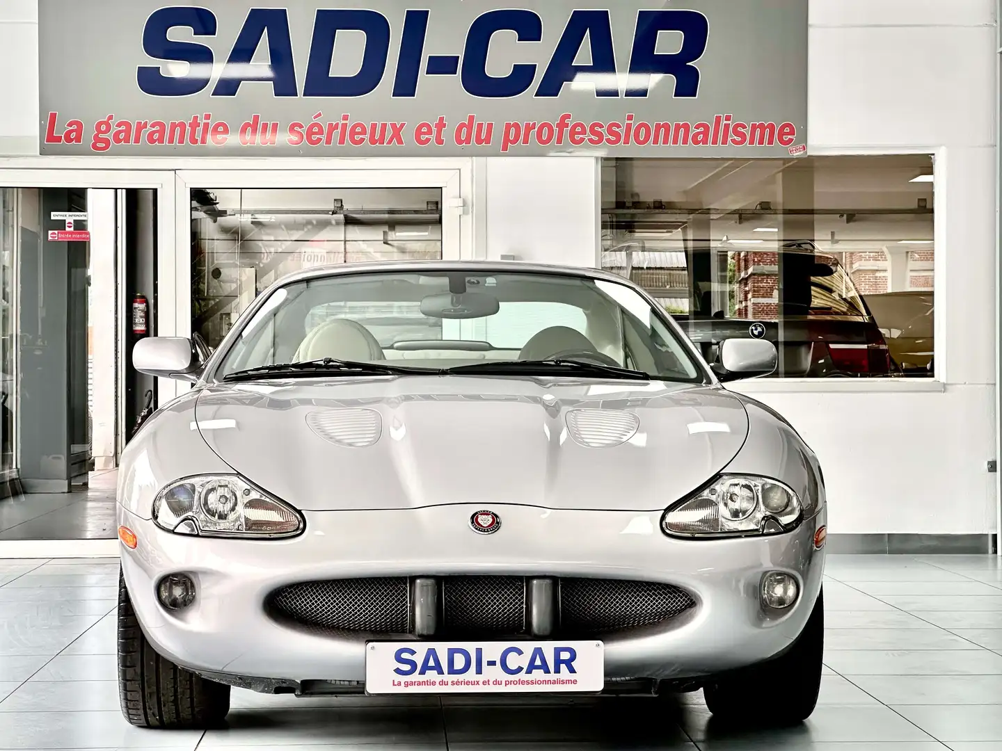 Jaguar XKR 4.0i V8 Supercharged 363cv - 32v S/C Gris - 2