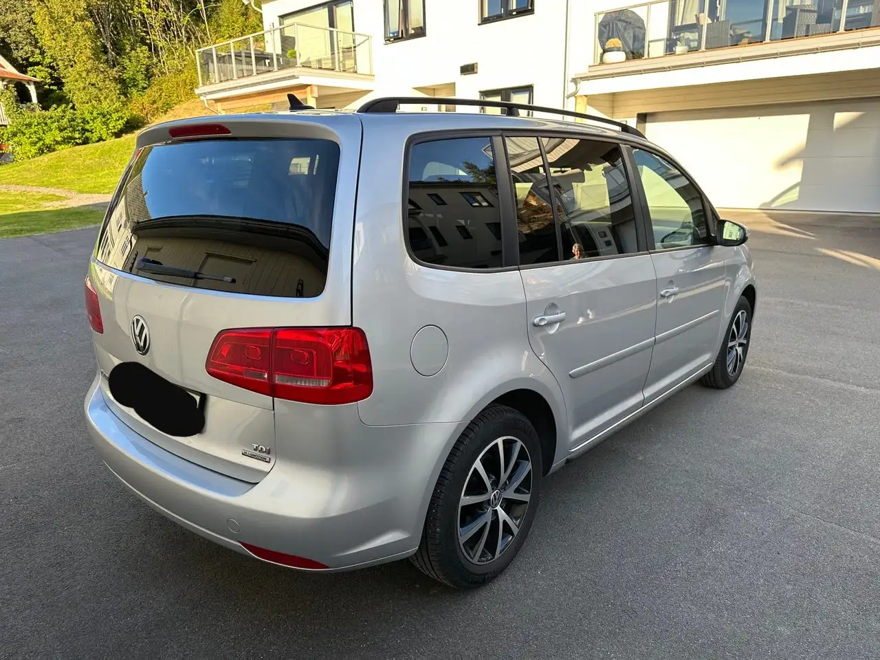Volkswagen Touran 1.6 TDI 105 FAP Design Edition