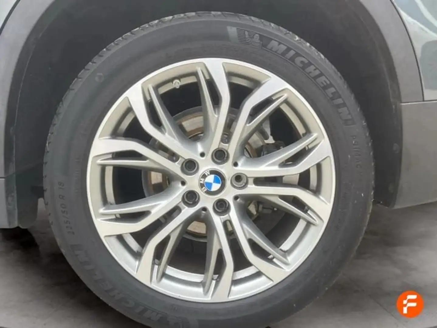 BMW X1 sDrive18i Gris - 2