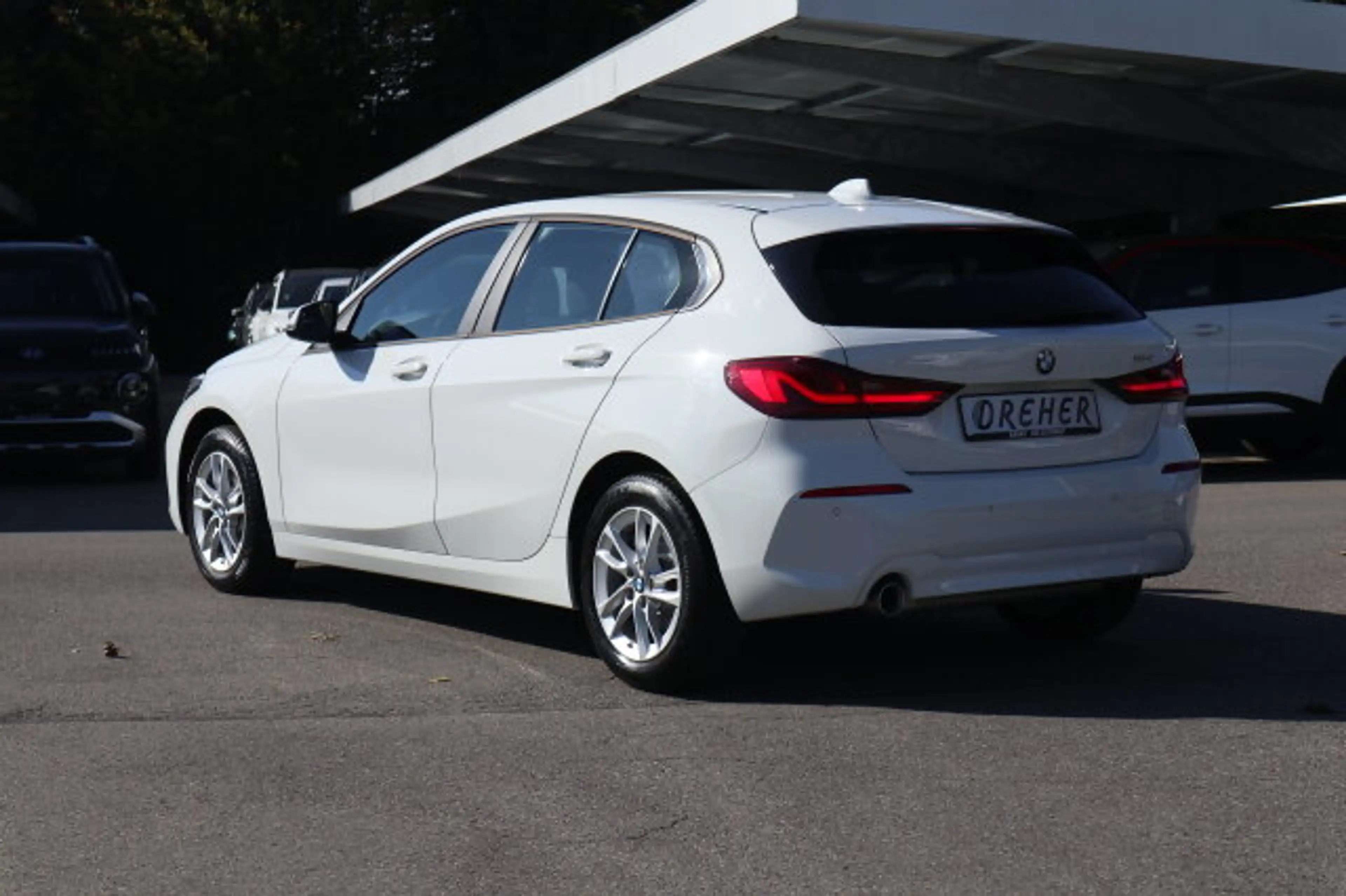 BMW 118 1er - i Advantage Autom./Klima LED/Park-Assist./Sitzhzg./el.Sitzv./MF-Lenkrad/BC/Tempomat/L-R Sensor/eFH./NSW — photo 5