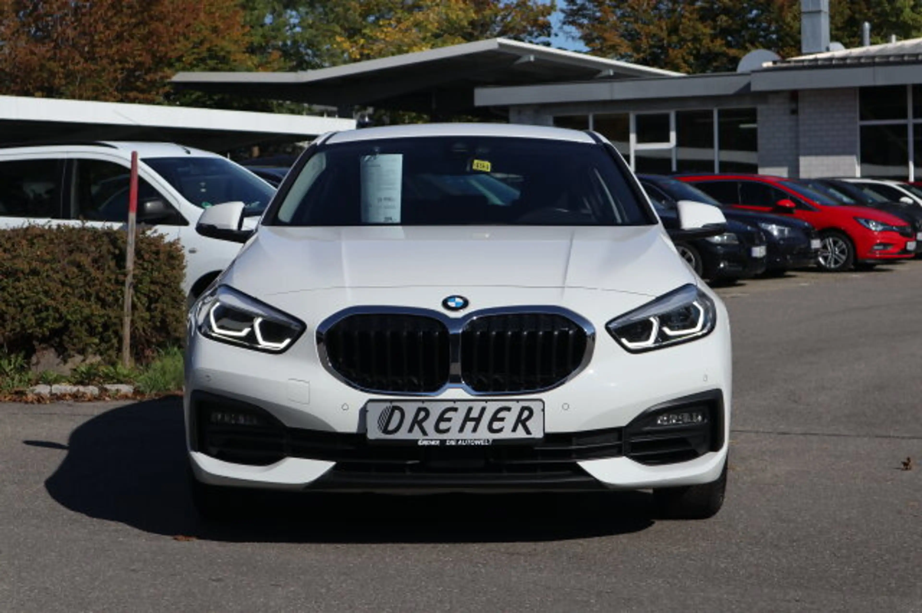 BMW 118 1er - i Advantage Autom./Klima LED/Park-Assist./Sitzhzg./el.Sitzv./MF-Lenkrad/BC/Tempomat/L-R Sensor/eFH./NSW — photo 2