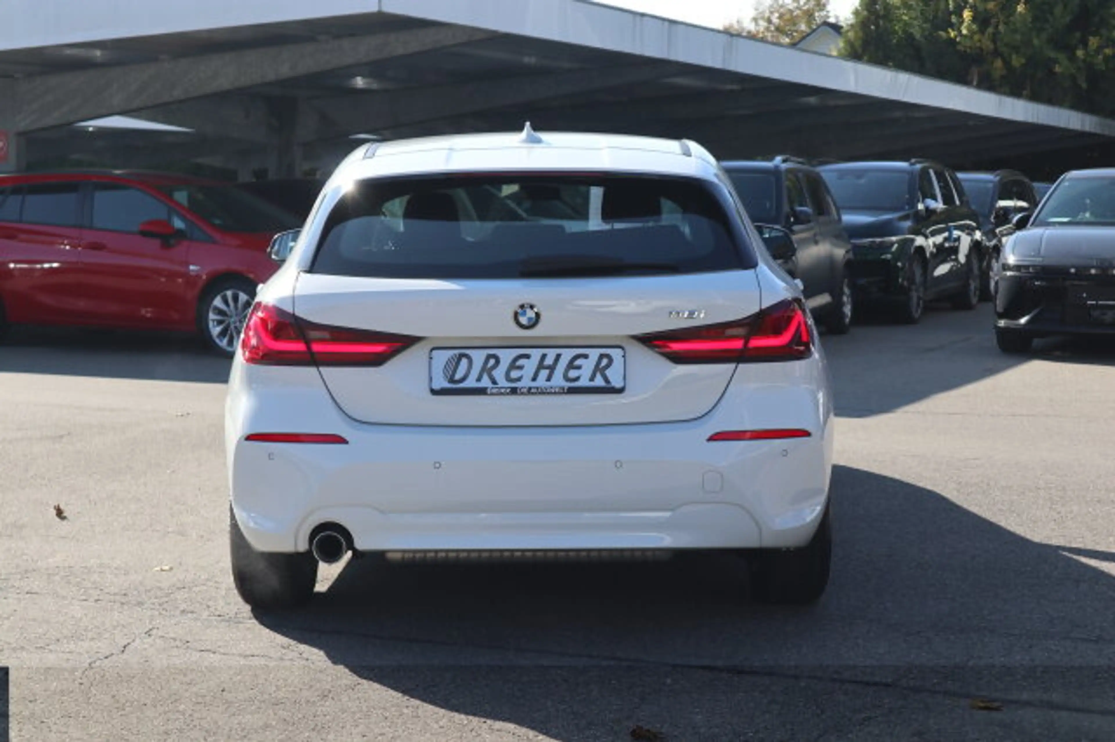 BMW 118 1er - i Advantage Autom./Klima LED/Park-Assist./Sitzhzg./el.Sitzv./MF-Lenkrad/BC/Tempomat/L-R Sensor/eFH./NSW — photo 6