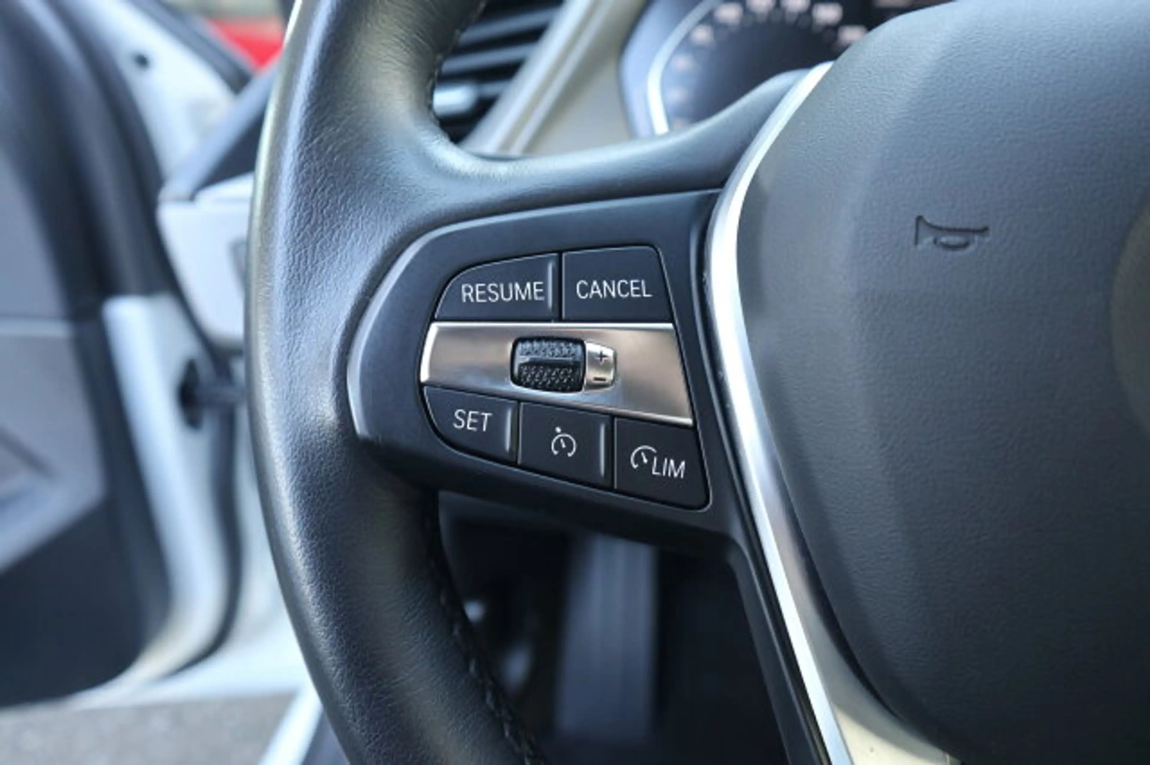 BMW 118 1er - i Advantage Autom./Klima LED/Park-Assist./Sitzhzg./el.Sitzv./MF-Lenkrad/BC/Tempomat/L-R Sensor/eFH./NSW — photo 14