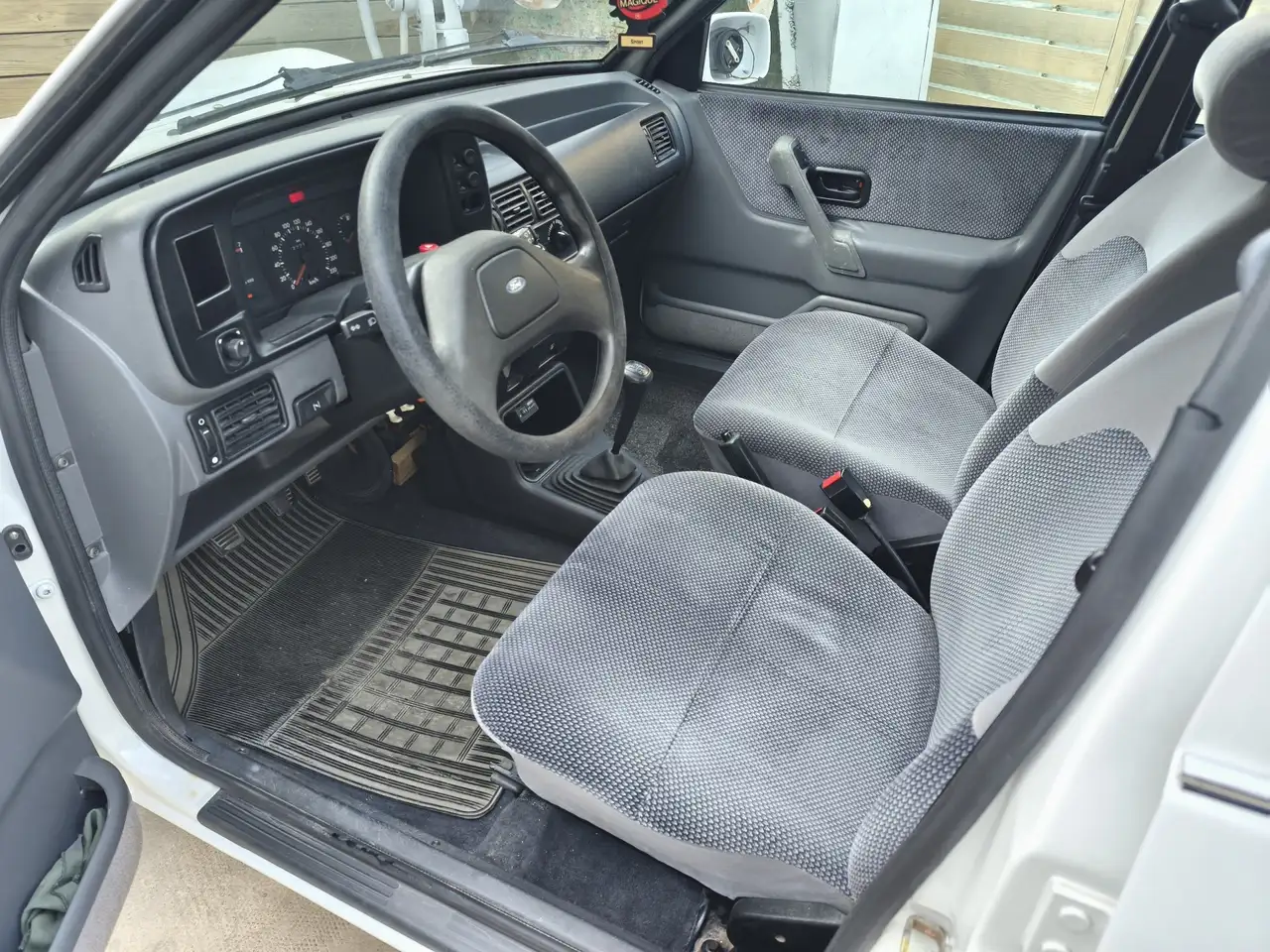 Ford Escort 5p 1.3 Ghia, foto 9