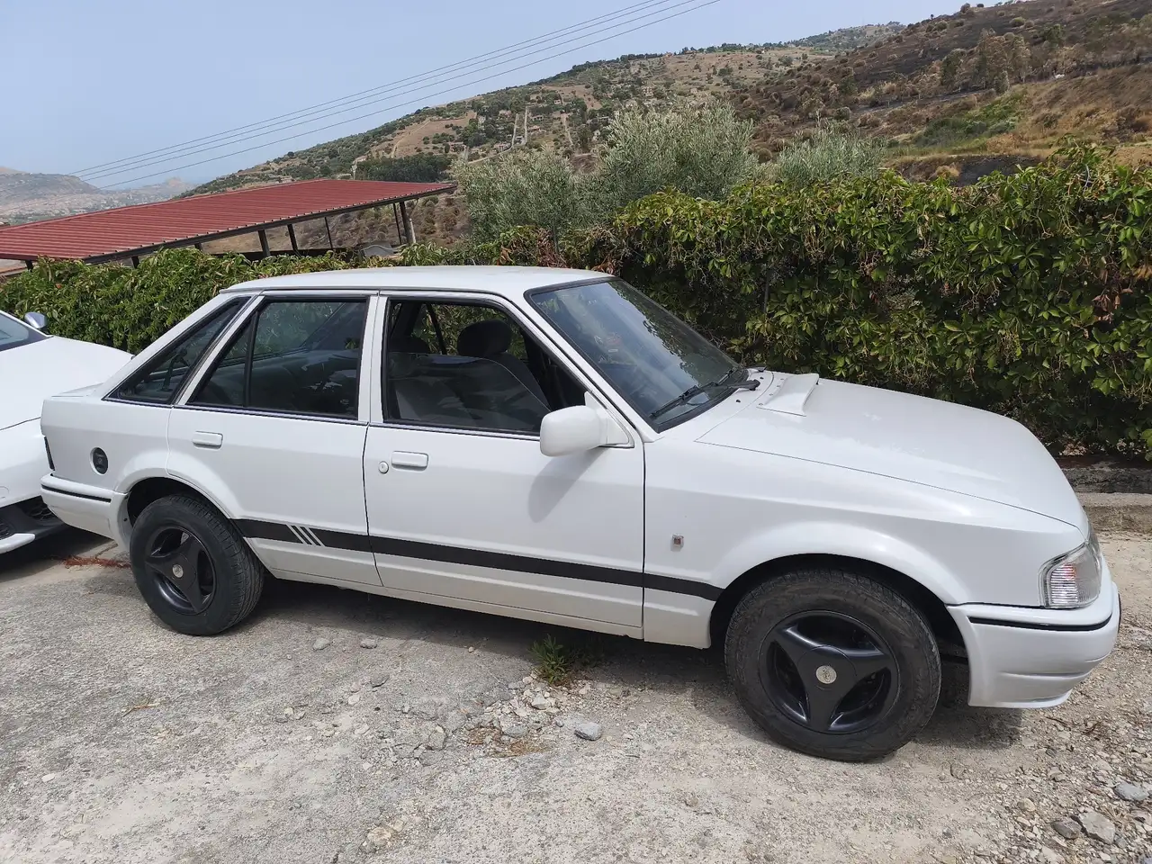 Ford Escort 5p 1.3 Ghia, foto 2