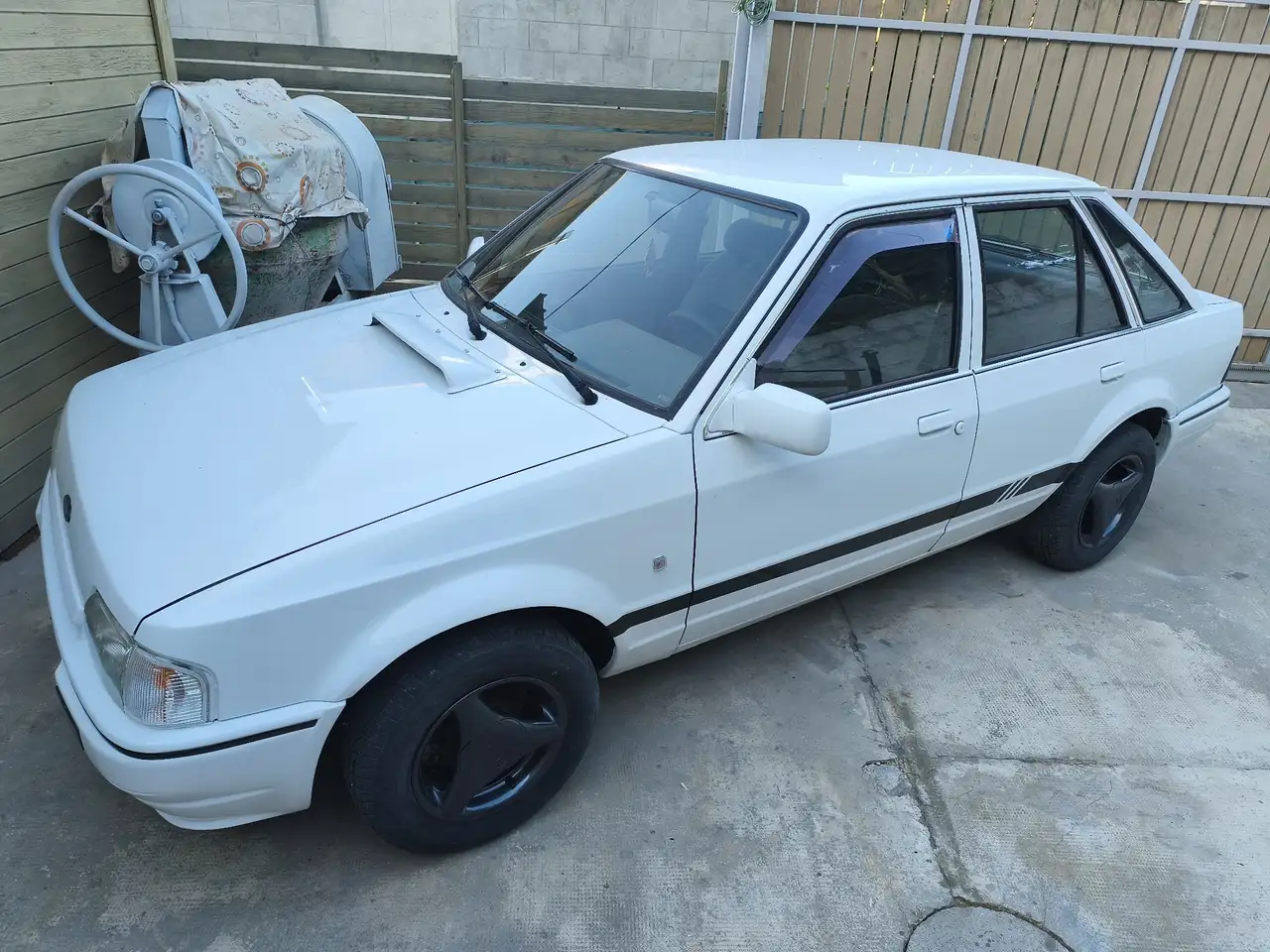 Ford Escort 5p 1.3 Ghia, foto 4