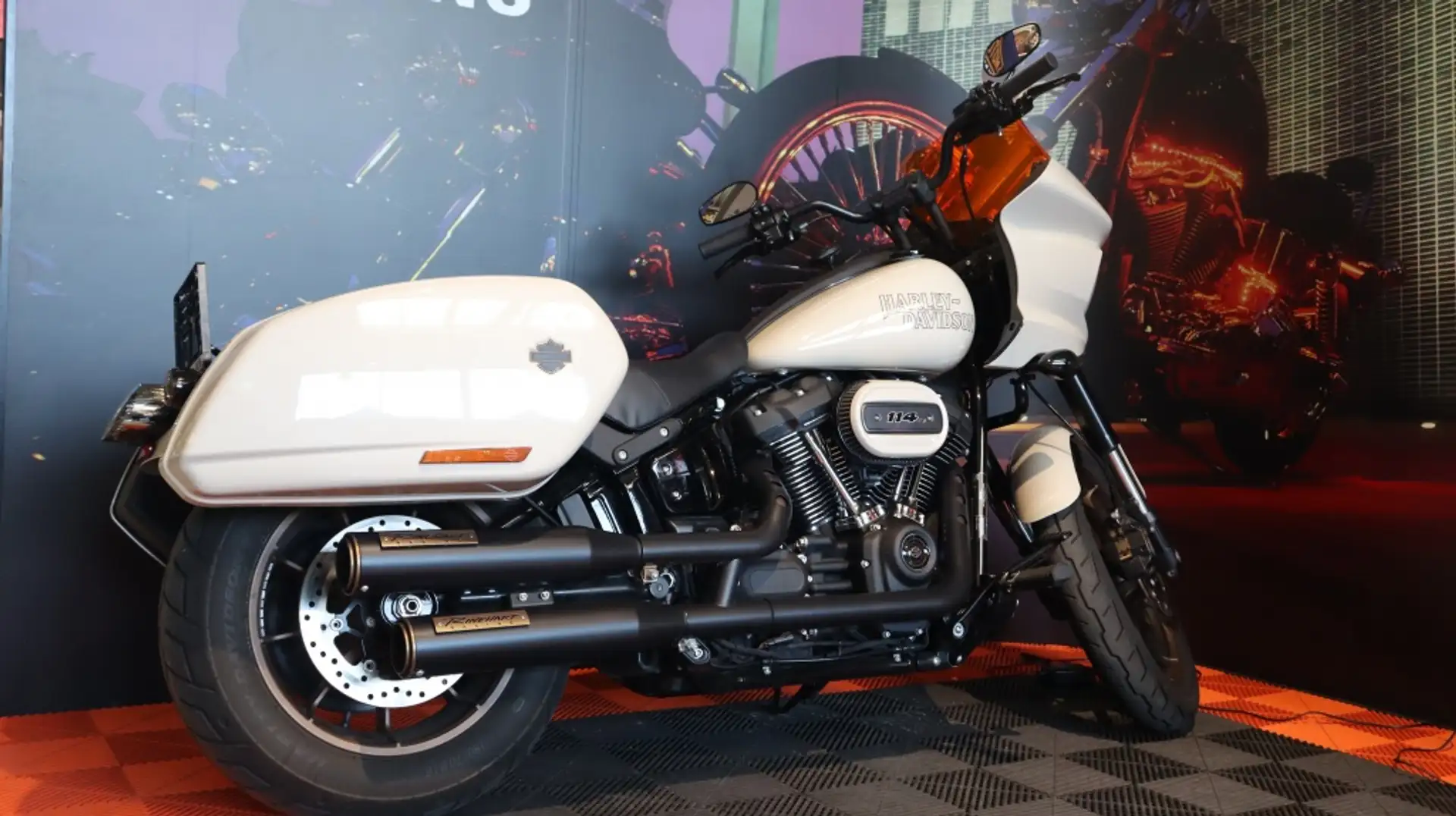 Harley-Davidson Lowrider ST Tour Белый - 1