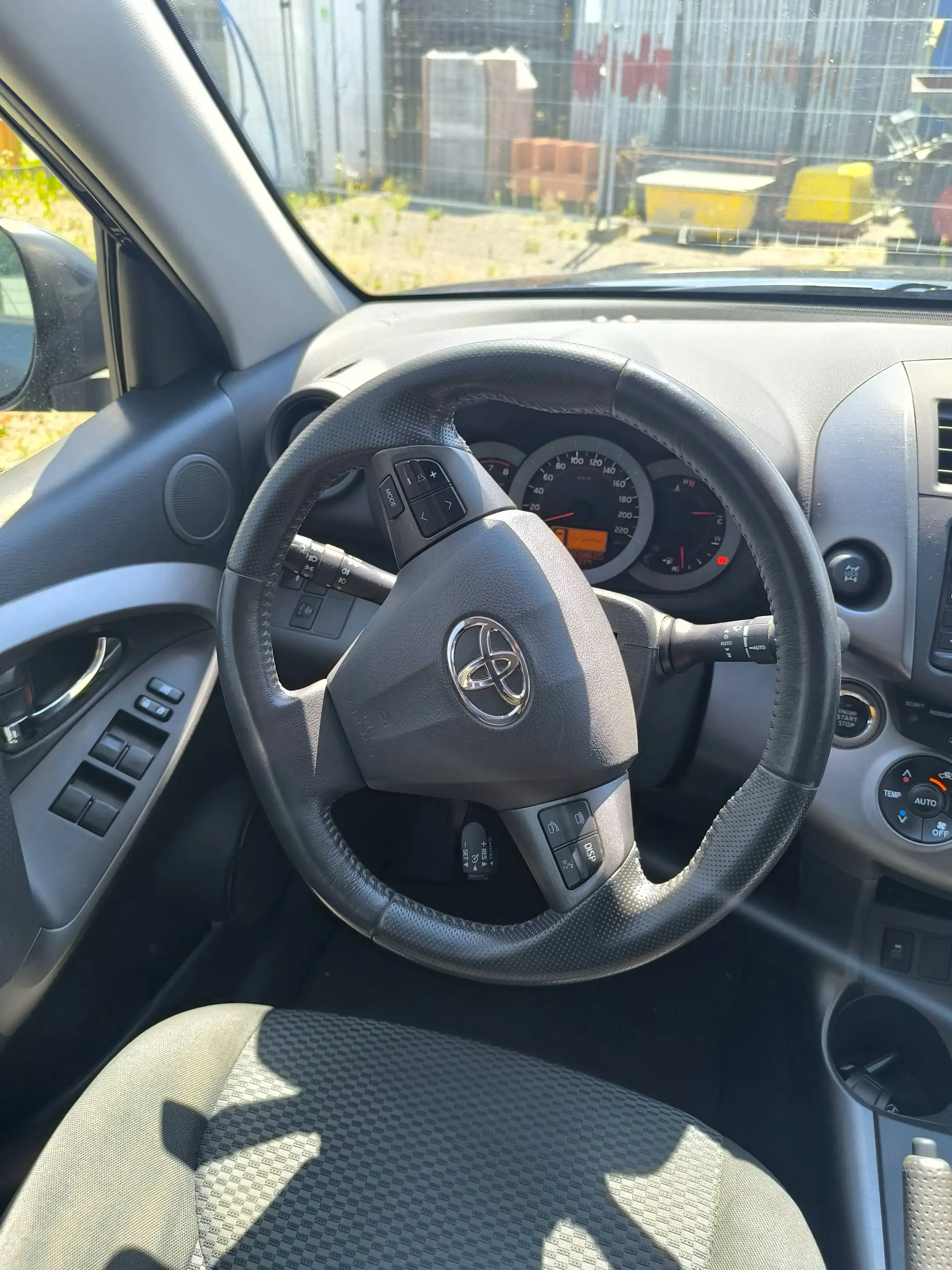 Toyota RAV 4 Life — photo 11