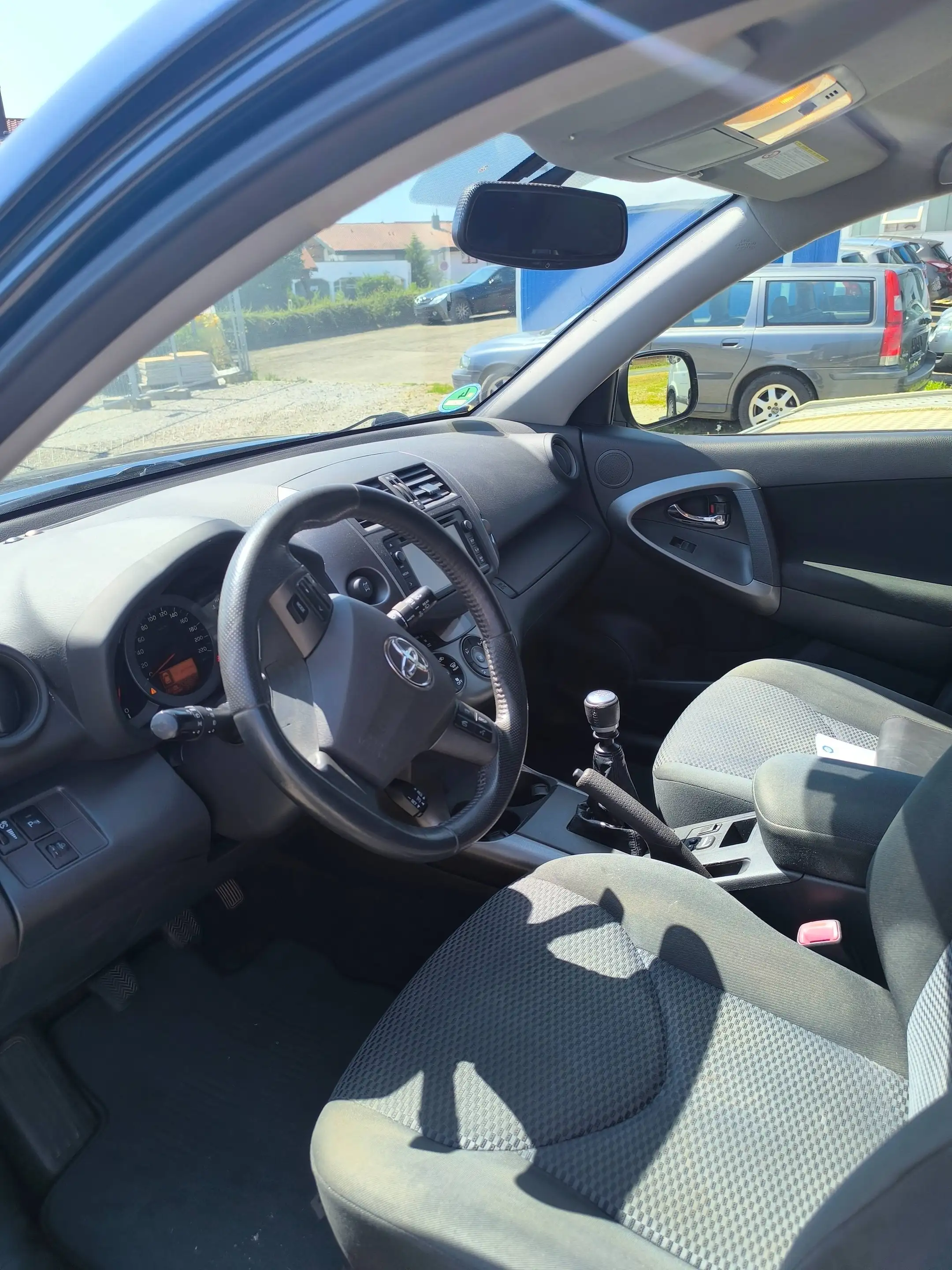 Toyota RAV 4 Life — photo 10