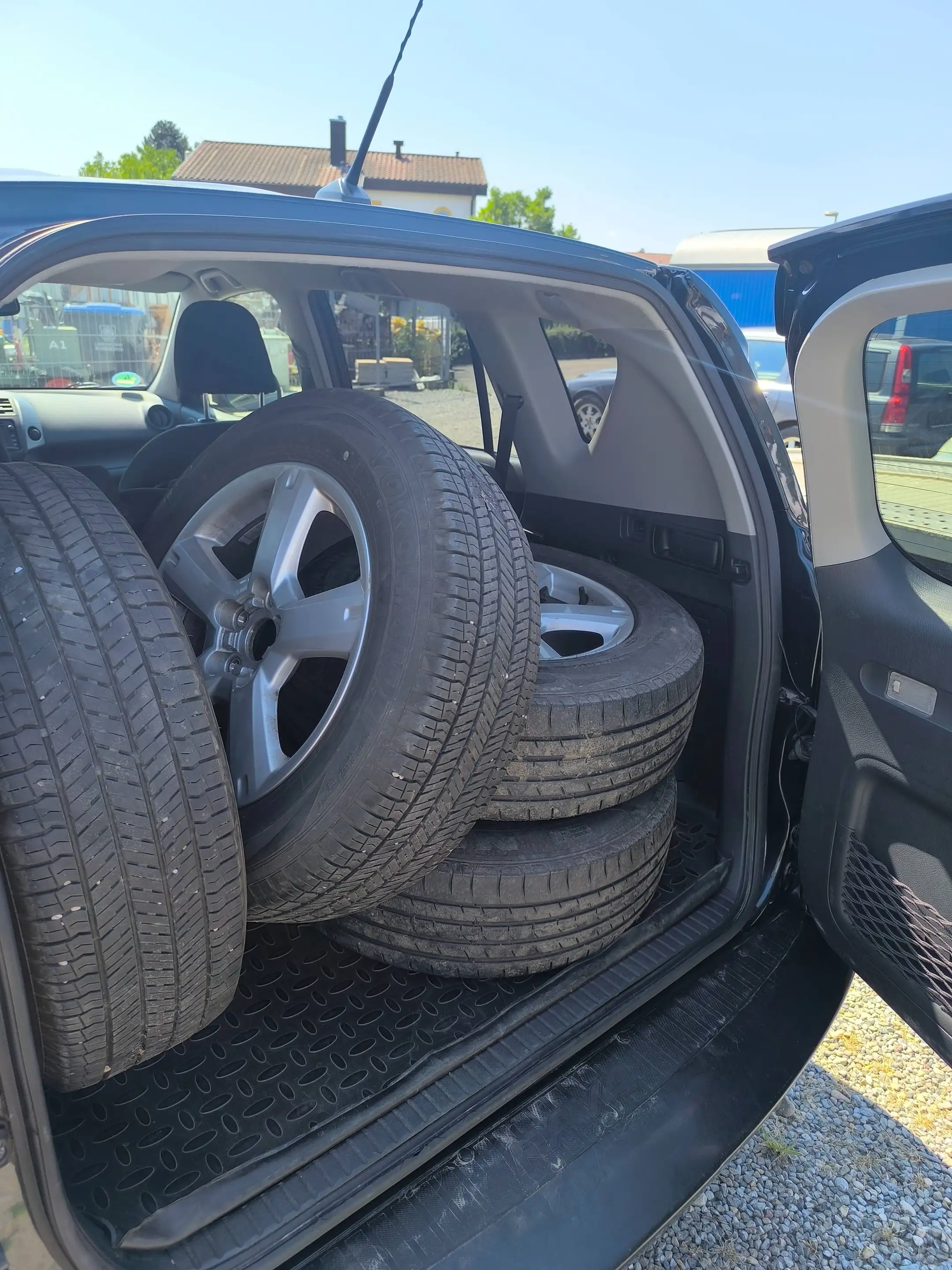 Toyota RAV 4 Life — photo 14