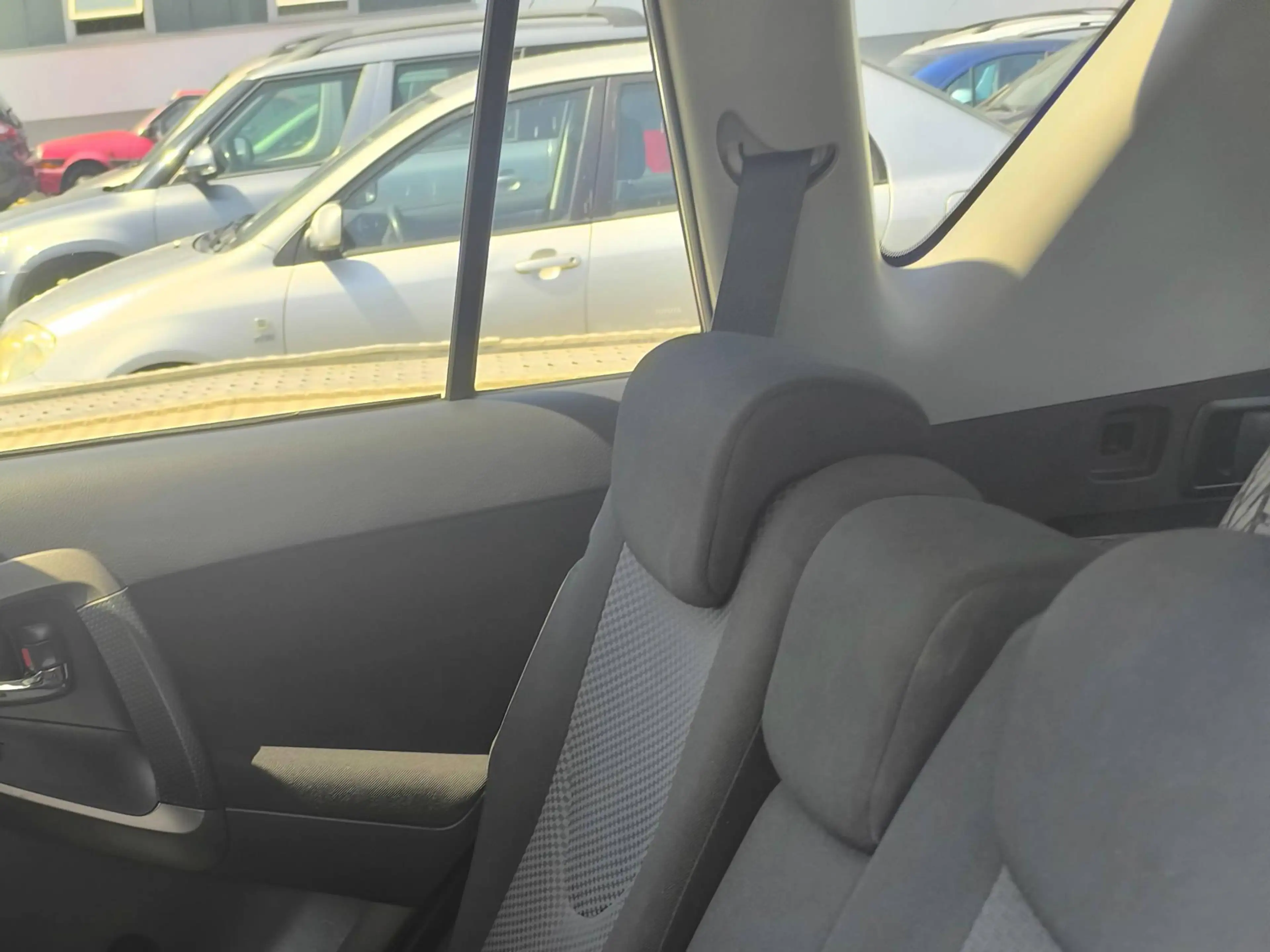 Toyota RAV 4 Life — photo 7