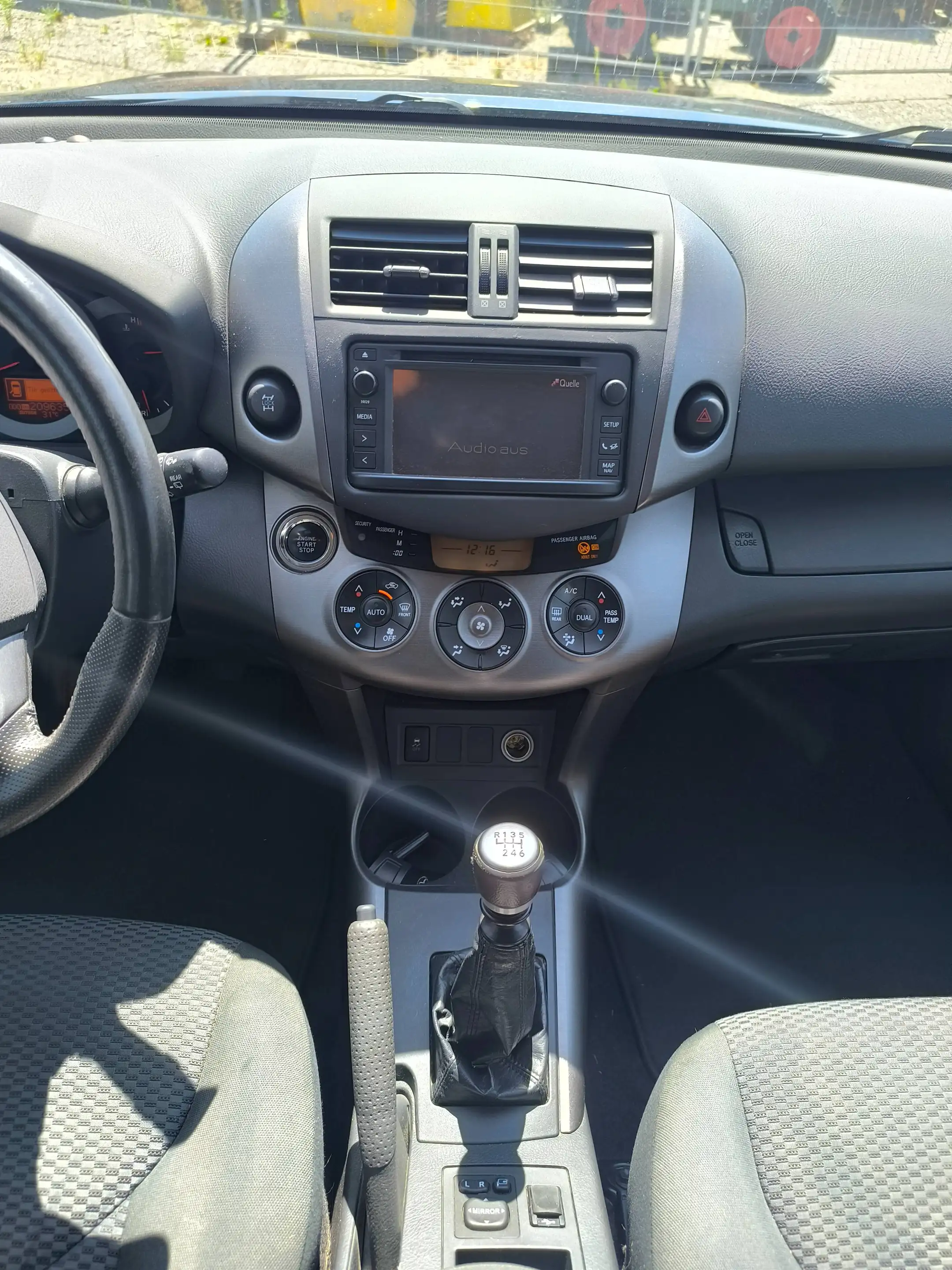 Toyota RAV 4 Life — photo 8