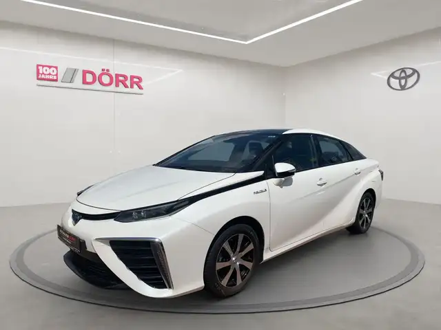 Toyota Mirai *