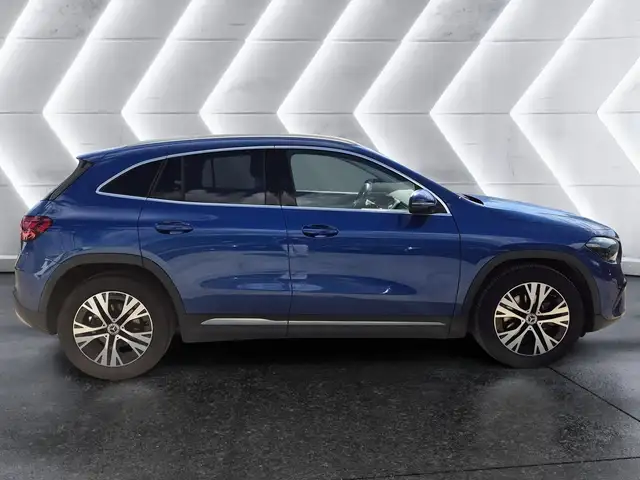 Mercedes-Benz Gla view 5