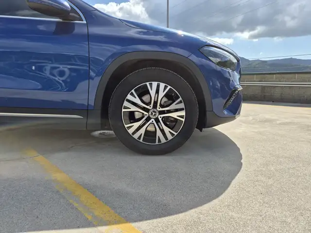 Mercedes-Benz Gla view 13