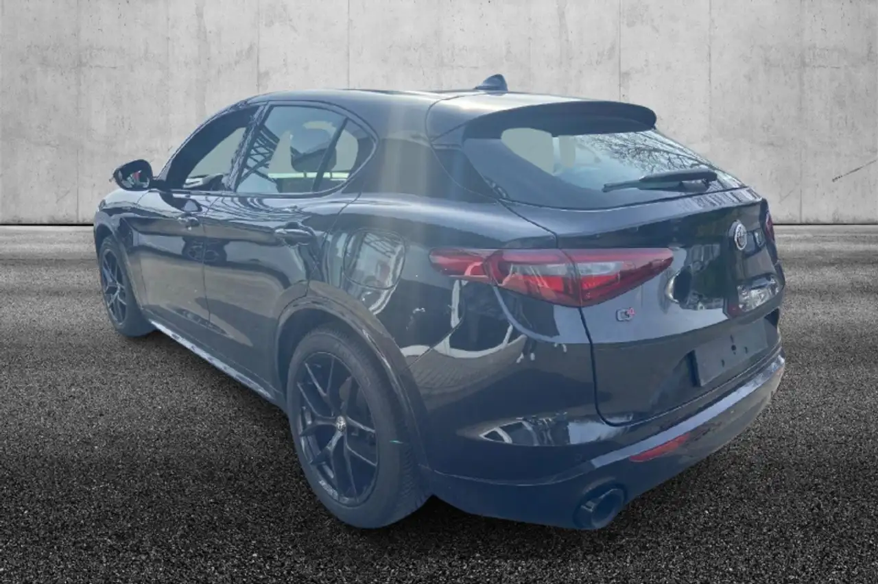 Alfa Romeo Stelvio 2021