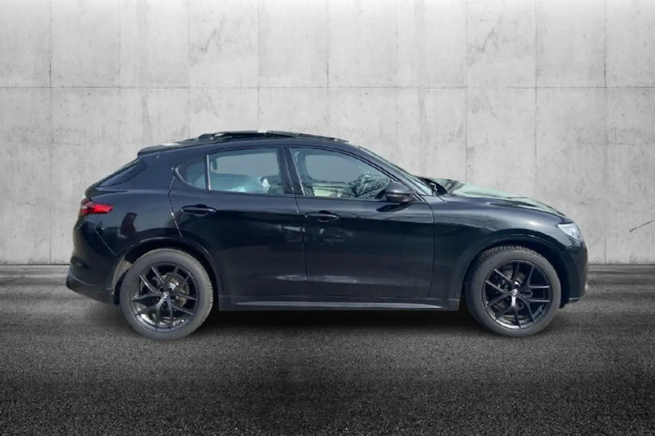 Alfa Romeo Stelvio 2021