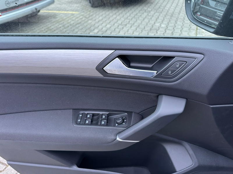 Volkswagen Touran Friends TDI — photo 14