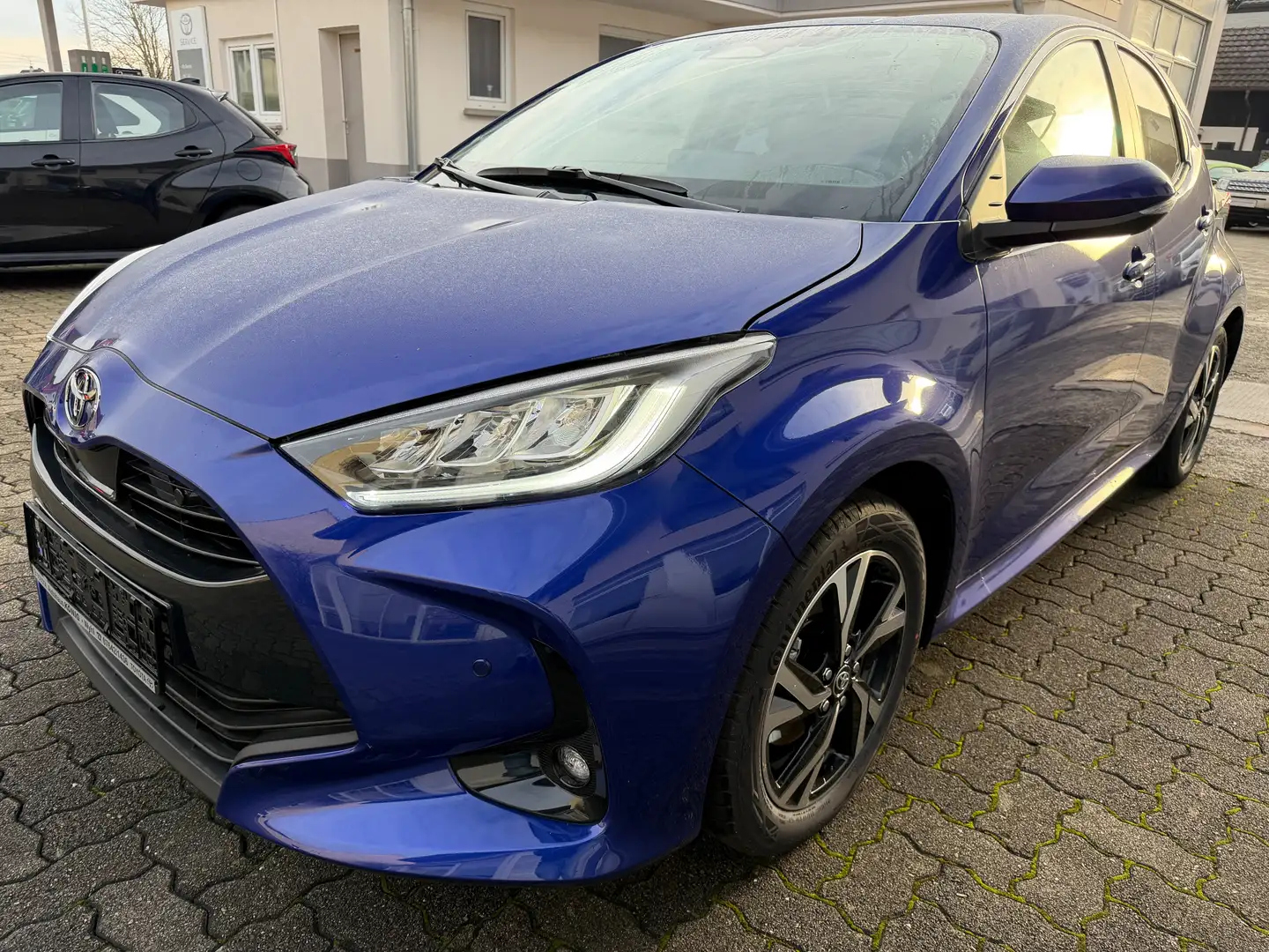 Toyota Yaris Hybrid 1,5L 116PS Active Drive Blauw - 1