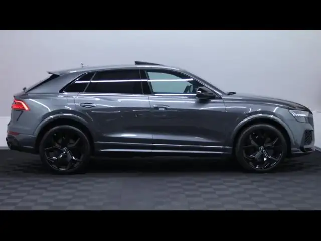 Audi RSQ8 view 3