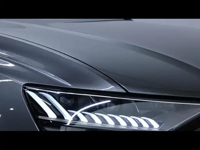 Audi RSQ8 view 7