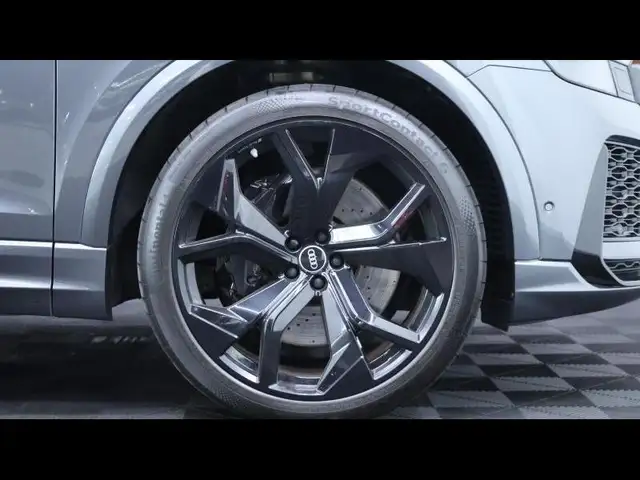 Audi RSQ8 view 6