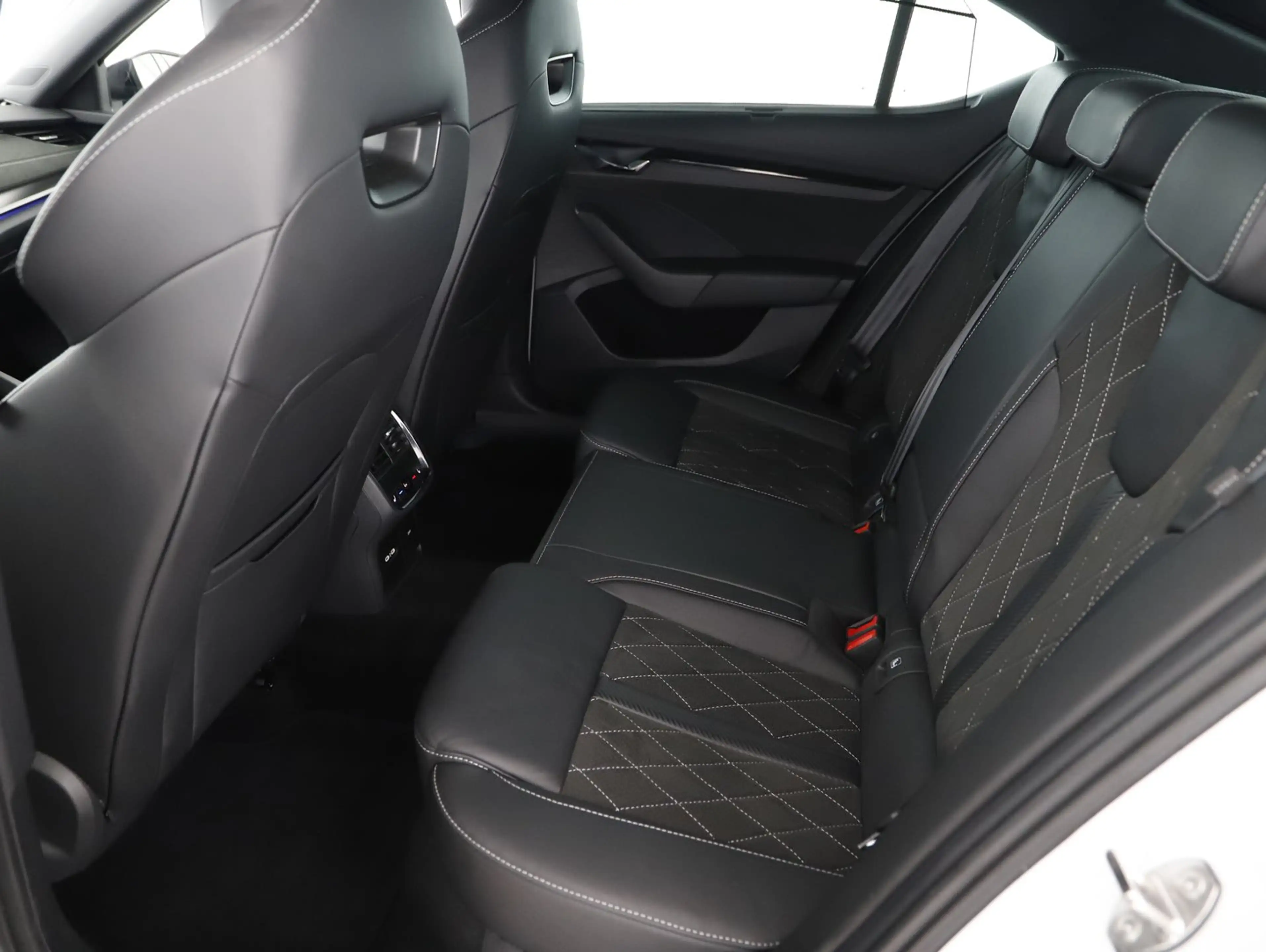 Skoda Octavia RS iV 245 DSG — photo 4