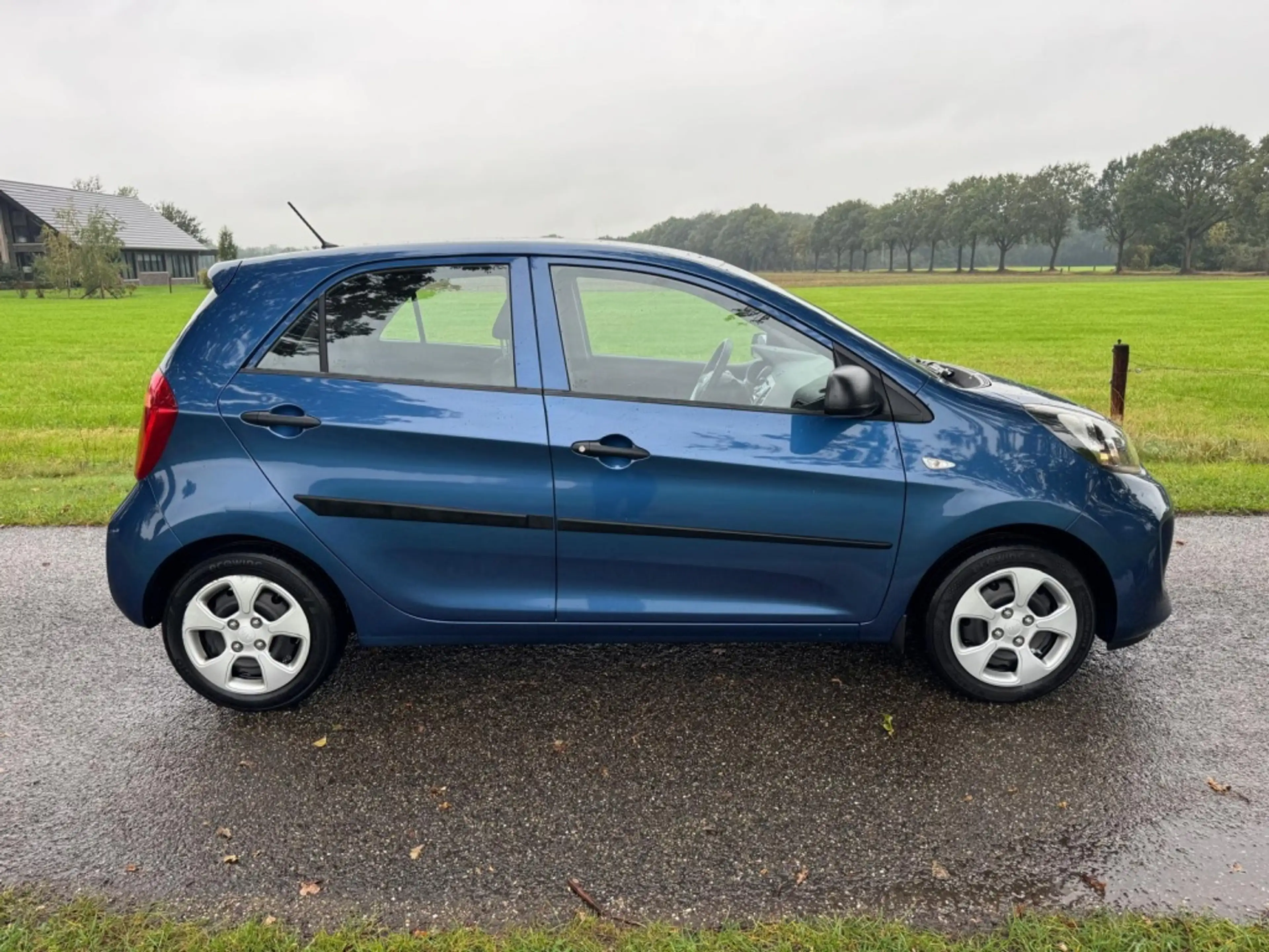 Kia Picanto 1.0 CVVT EconomyLine — photo 17